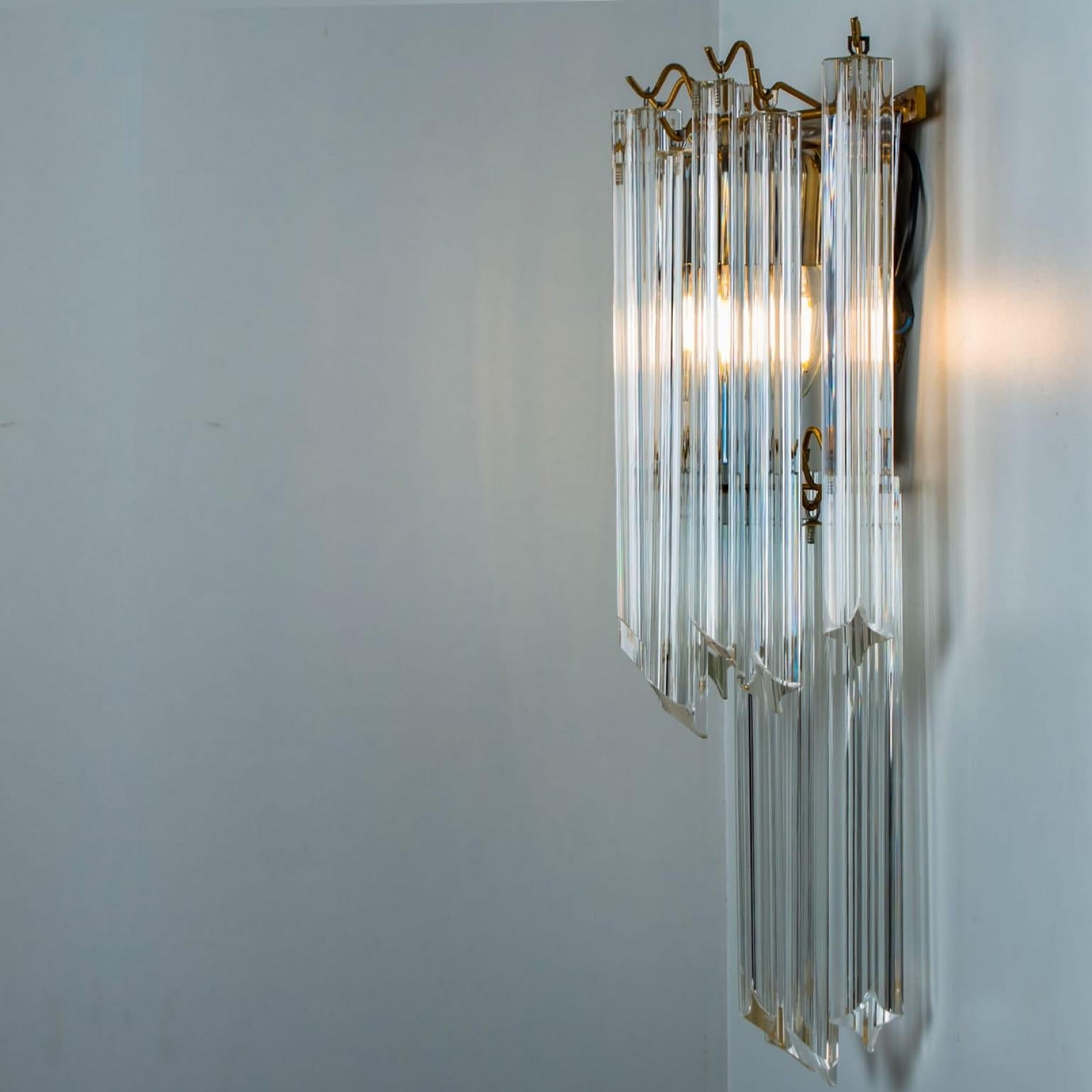 20th Century Pair of Large Venini Style Clear Gold Glass Sconces, 1970 For Sale