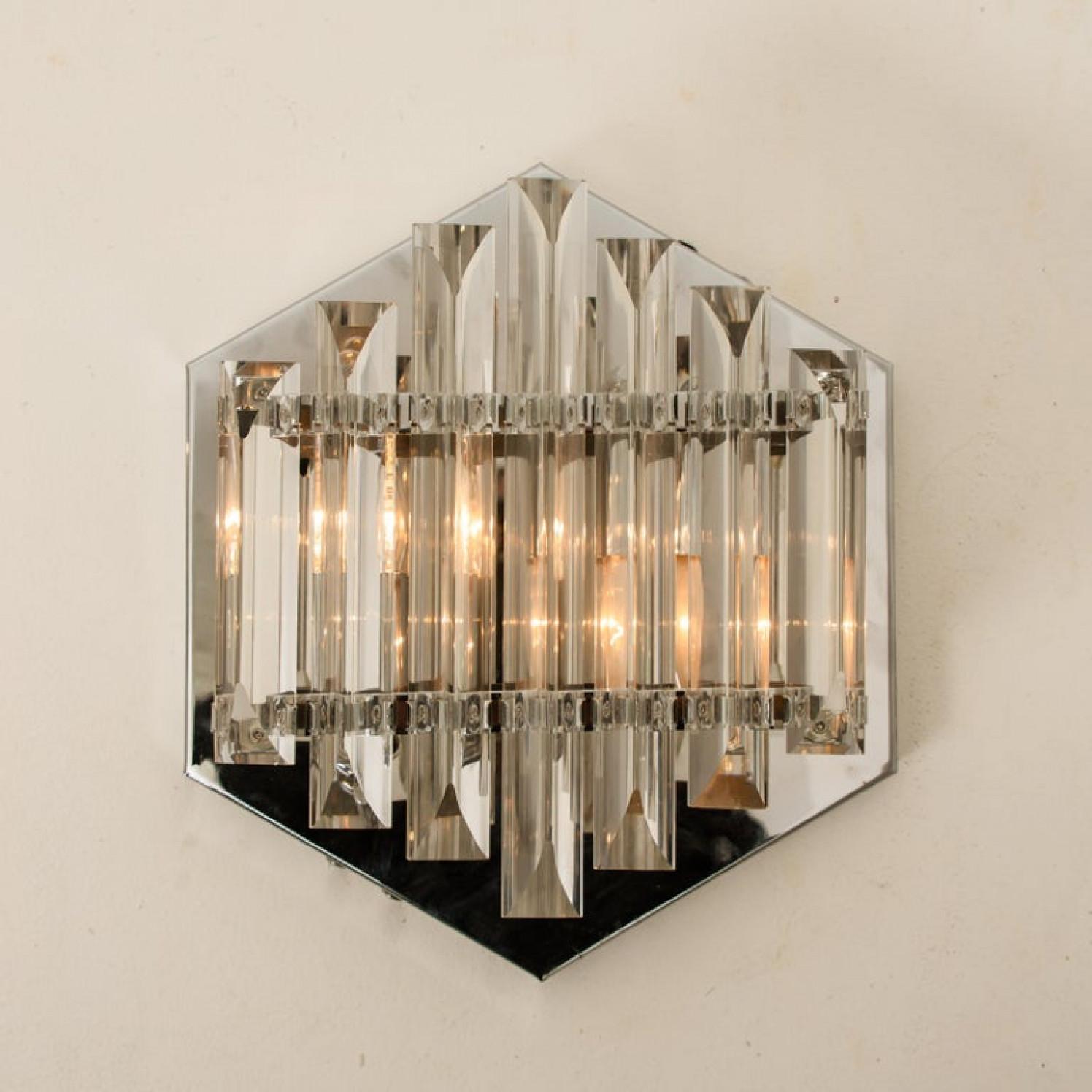 Fine XVIII secolo Coppia di grandi lampade in vetro in stile Venini con cristalli Triedi, 1969 in vendita