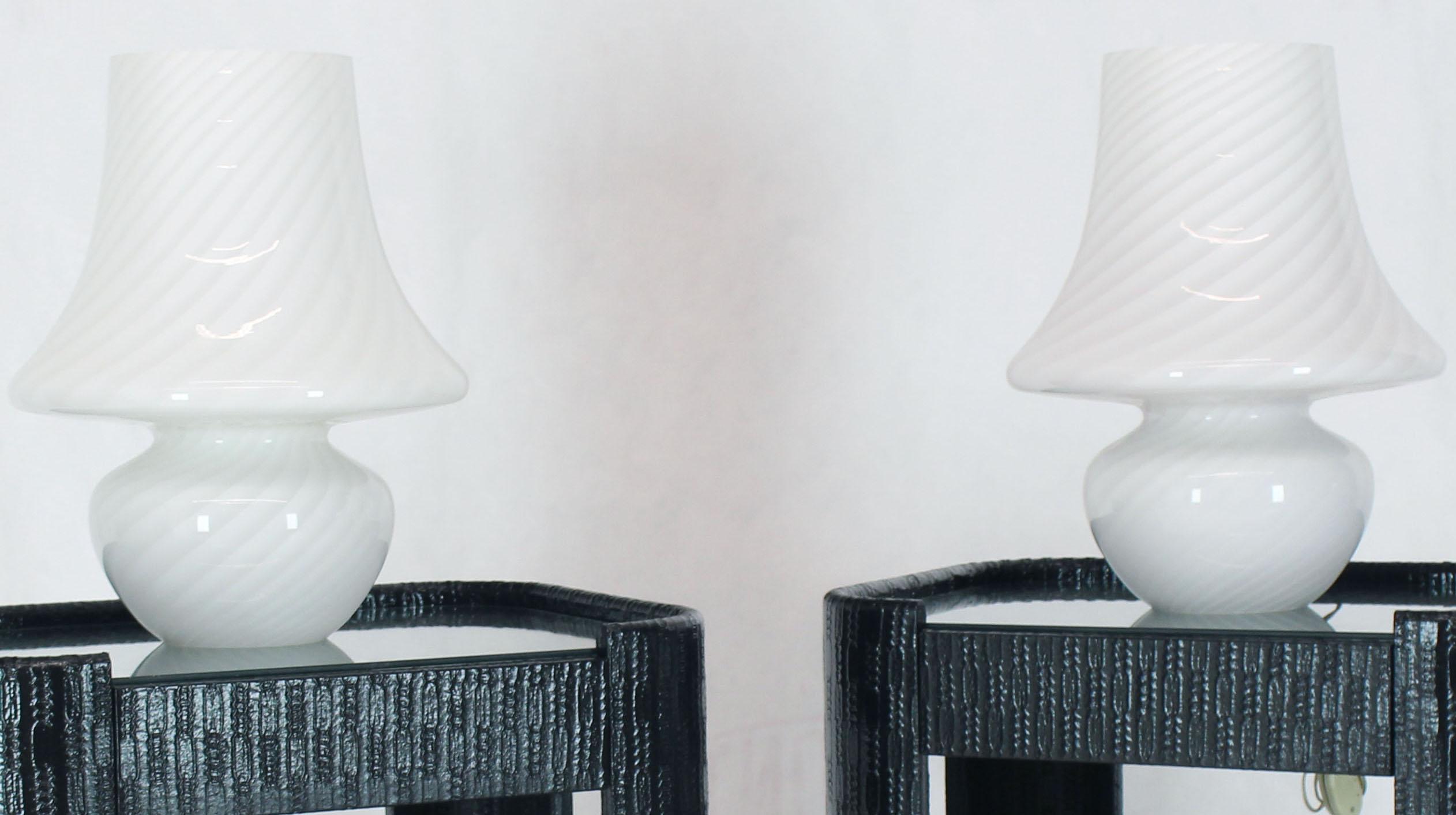 Pair of Large Vetri Swirl Milk Murano Glass Mushroom Lamps For Sale 2