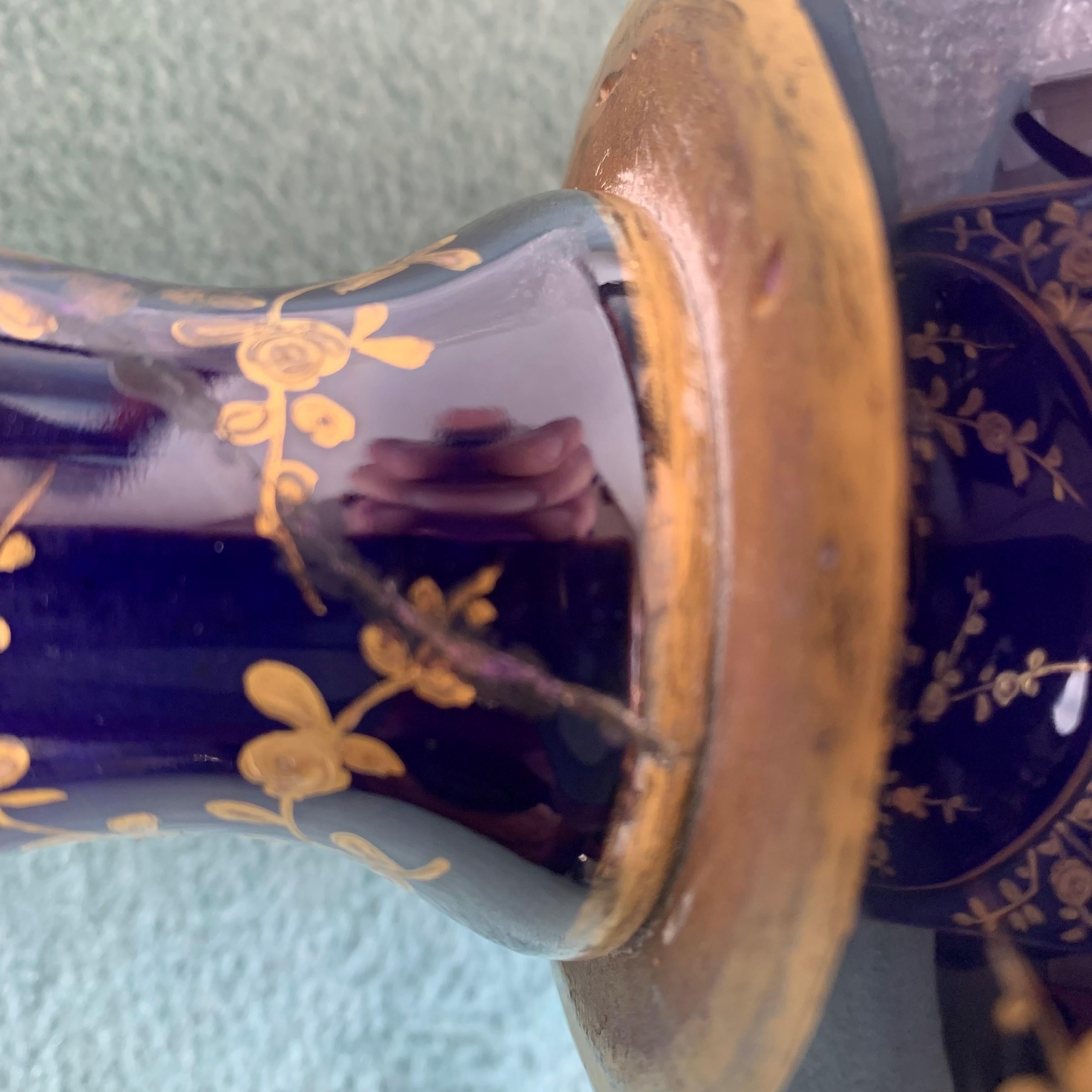 Paire de grands vases viennois/Urns en vente 4