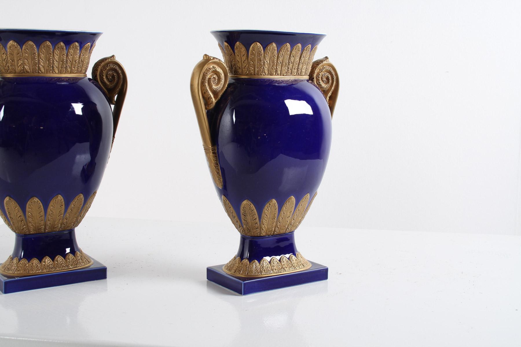 Pair of Large Vintage 80s Rococo Regency Vases By Agostinelli Italy for Harrods For Sale 4