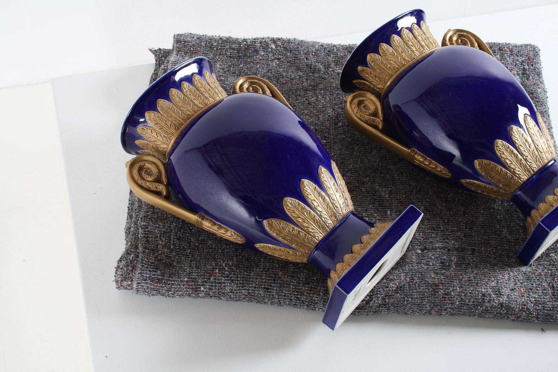 Pair of Large Vintage 80s Rococo Regency Vases By Agostinelli Italy for Harrods For Sale 10