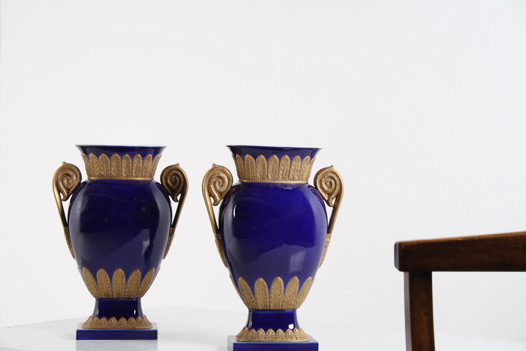 Late 20th Century Pair of Large Vintage 80s Rococo Regency Vases By Agostinelli Italy for Harrods For Sale