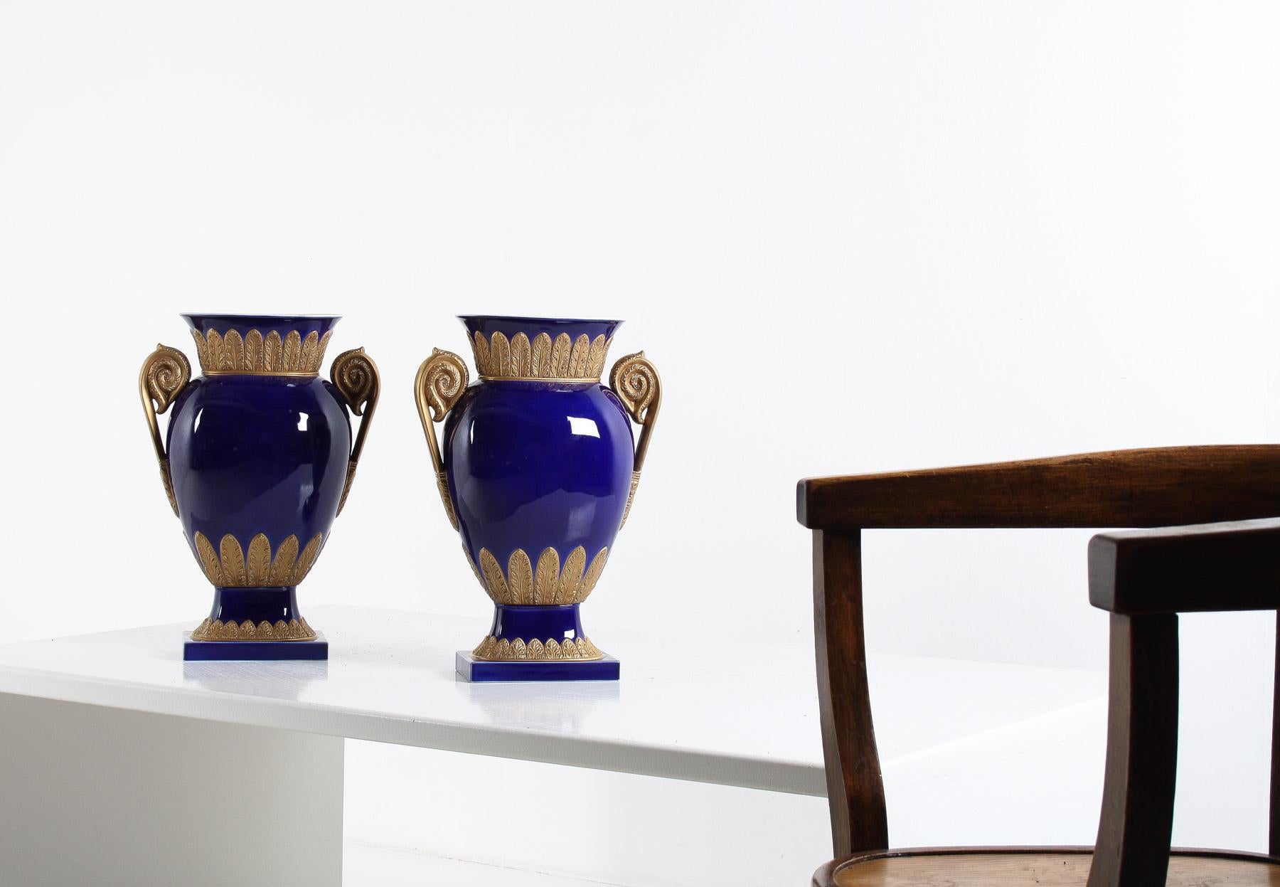 Porcelain Pair of Large Vintage 80s Rococo Regency Vases By Agostinelli Italy for Harrods For Sale