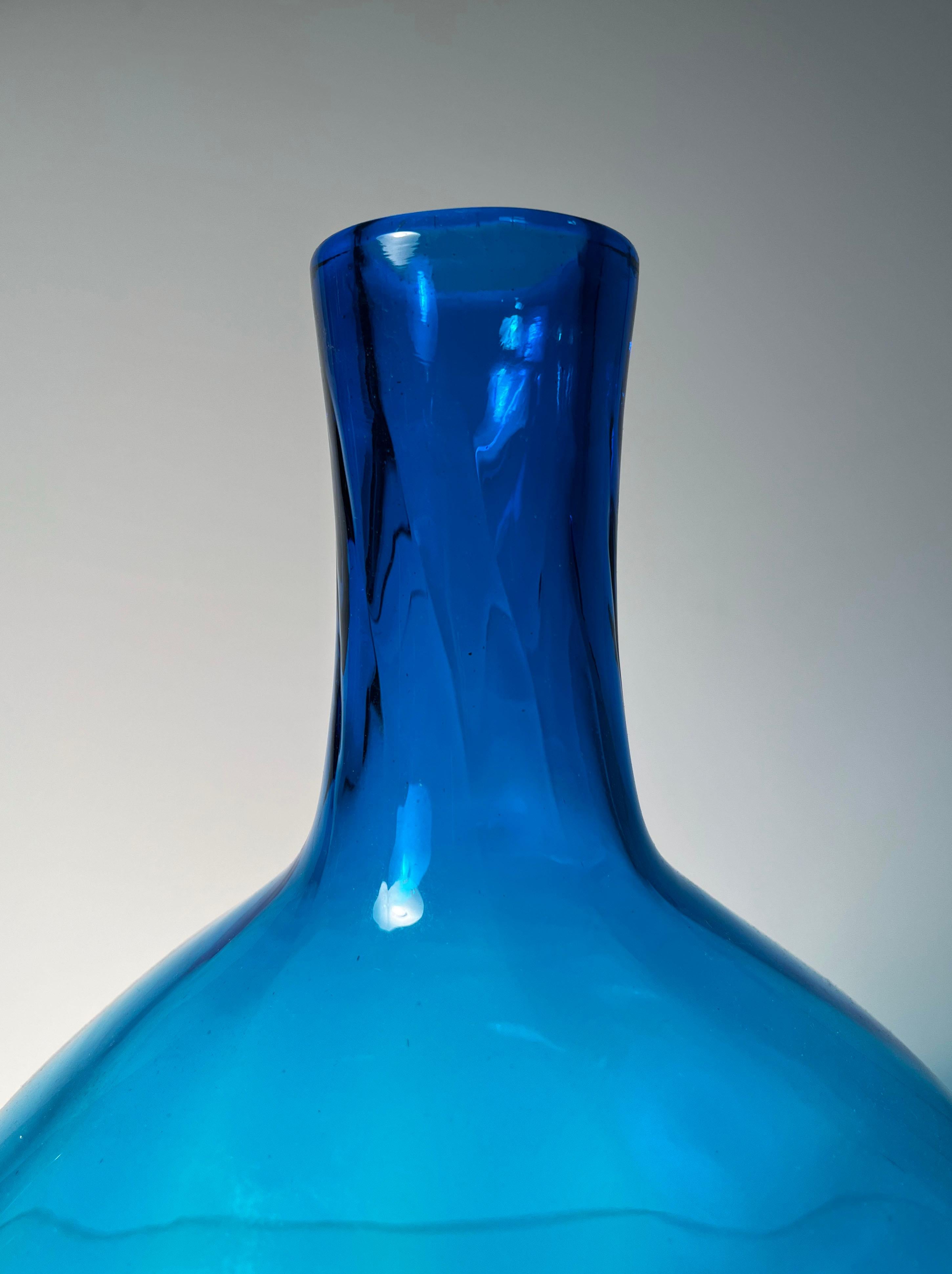 Americano Coppia di grandi basi per lampade in vetro Blenko blu d'epoca di Joel Philip Myers in vendita