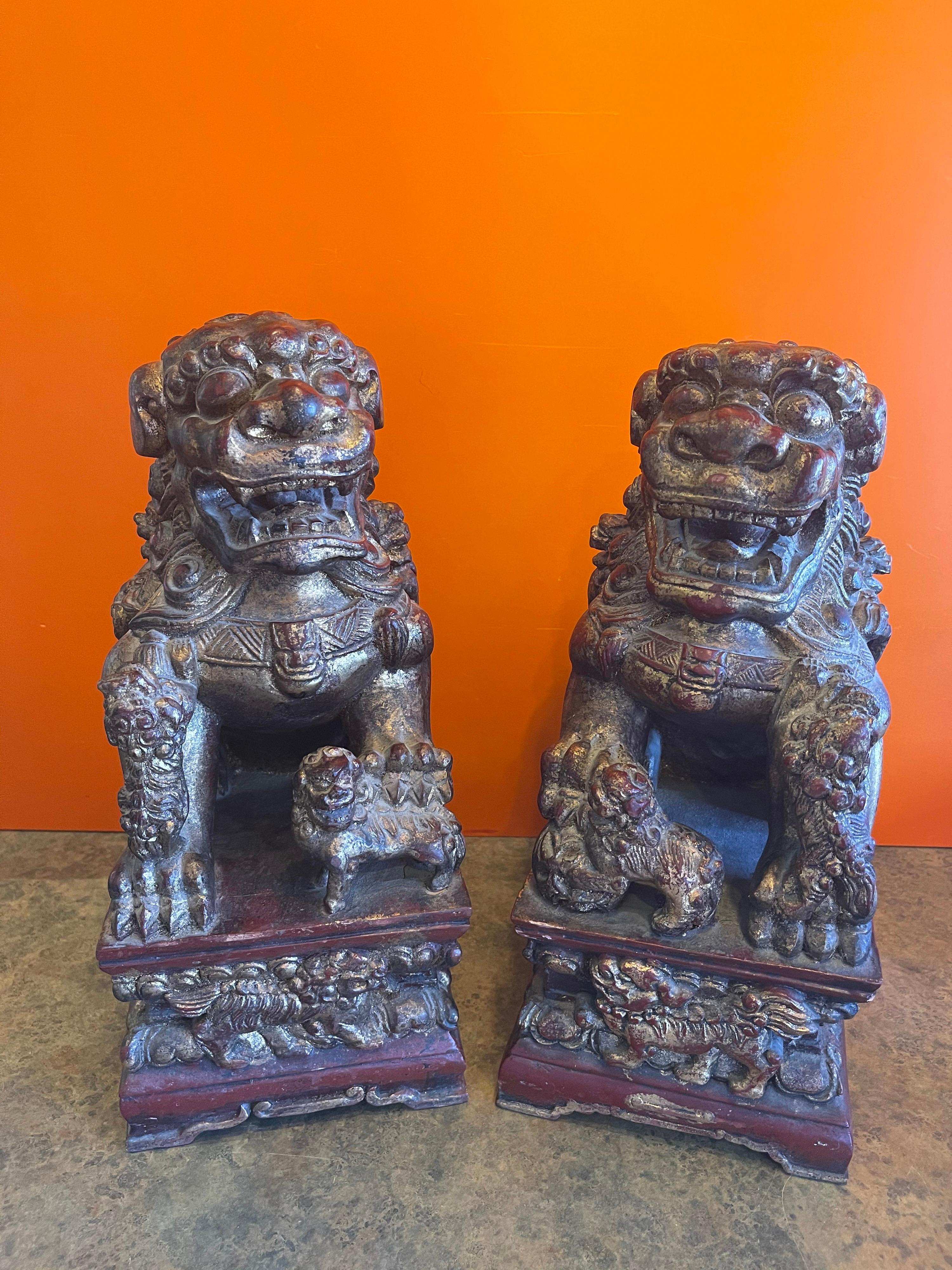 Pair of Large Vintage Chinese Hand Carved Gold Giltwood Foo Dogs For Sale 5