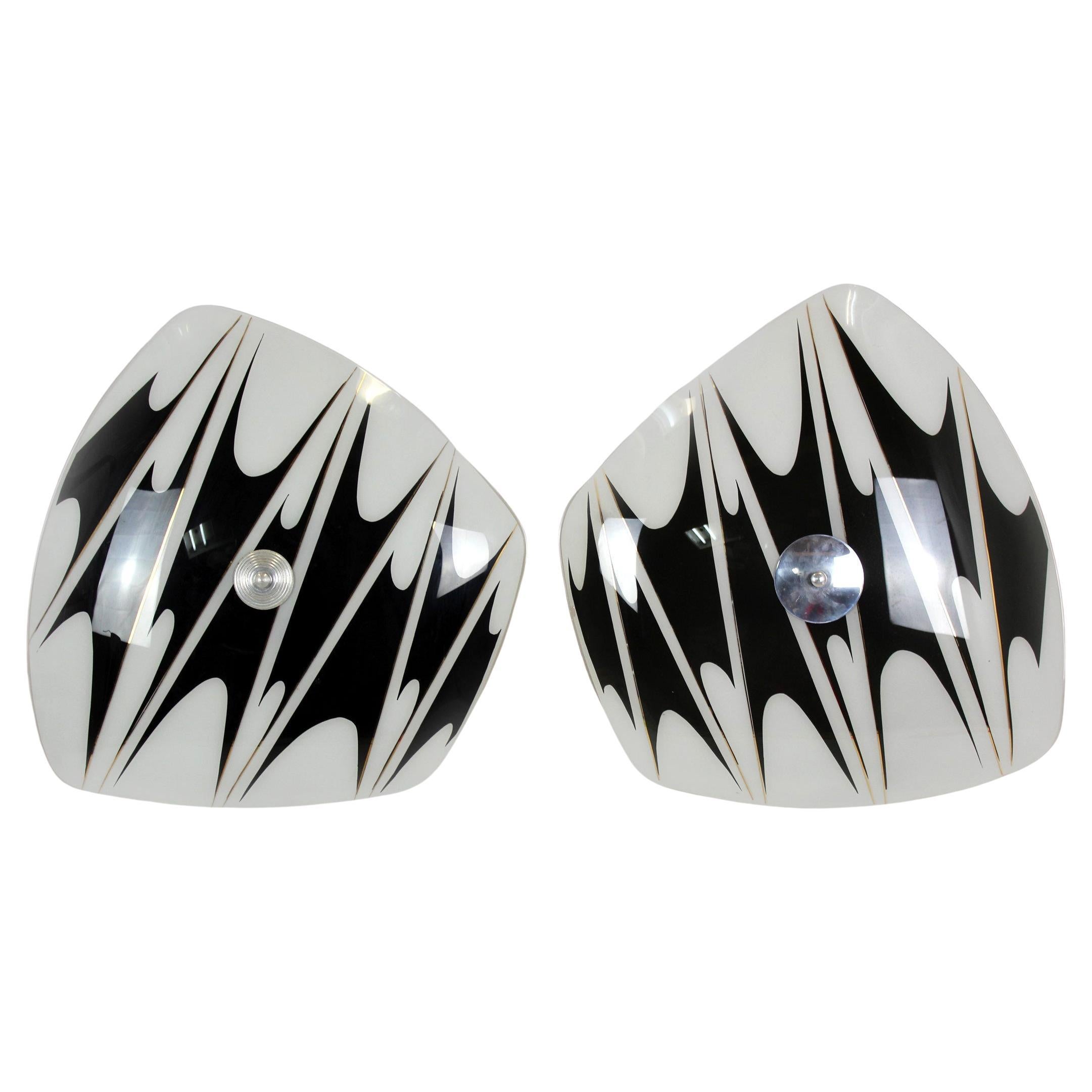 Paire de grandes lampes suspendues vintage en verre tchécoslovaque, années 1970 en vente