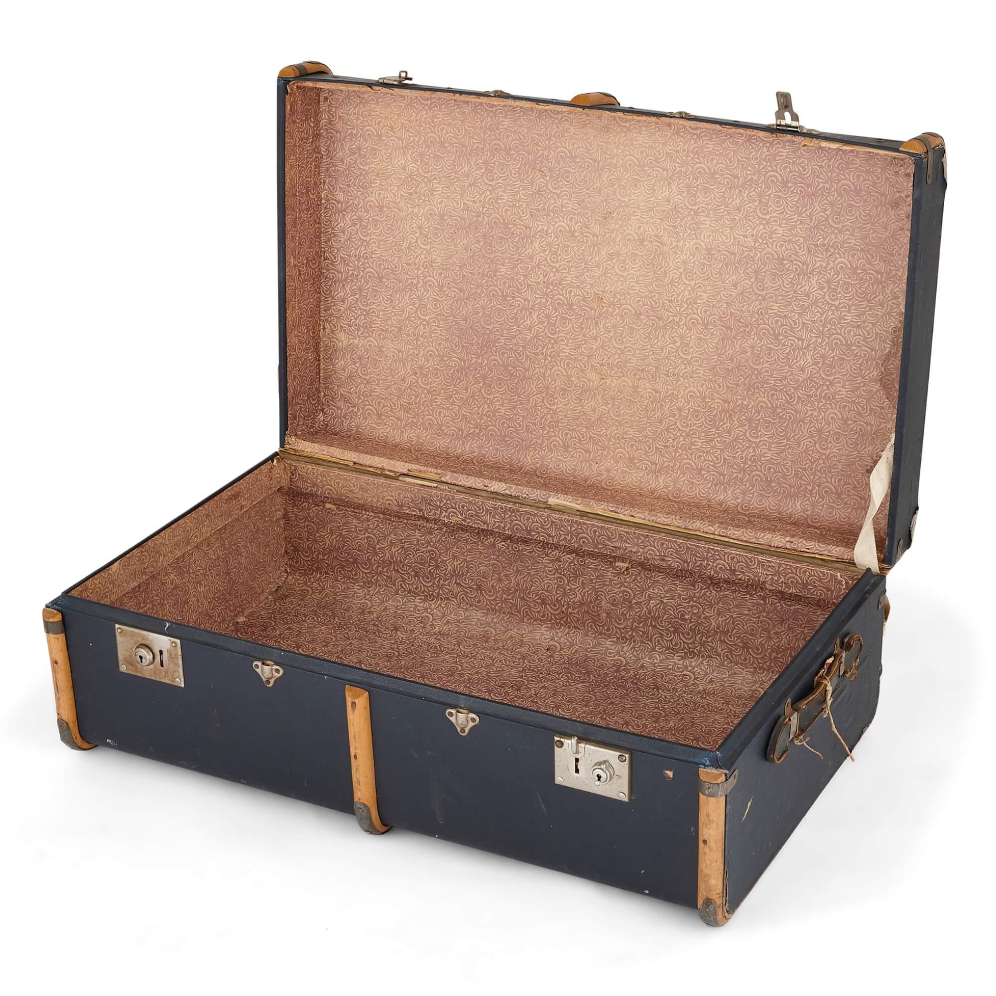 Pair of Large Vintage English Travel Cases Made by Frenchs In Fair Condition For Sale In London, GB