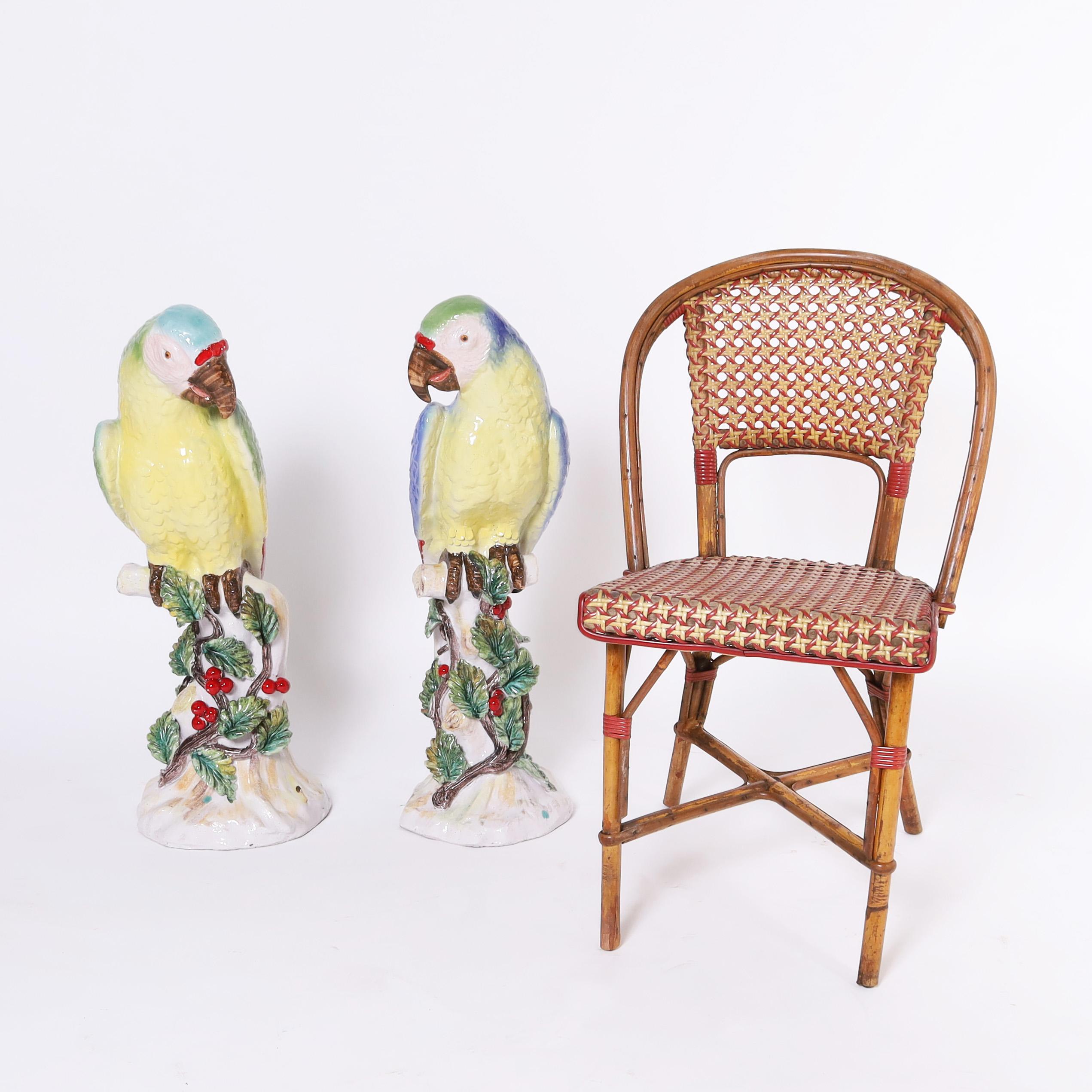 Paar große glasierte Terrakotta-Papageien-Skulpturen im Vintage-Stil im Angebot 3