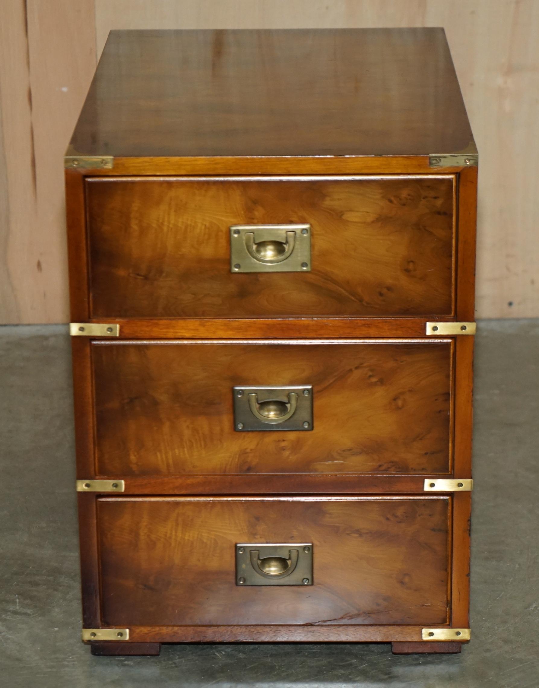 PAIR OF LARGE ViNTAGE MILITARY CAMPAIGN BURR YEW WOOD SIDE LAMP TABLE DRAWERS For Sale 7