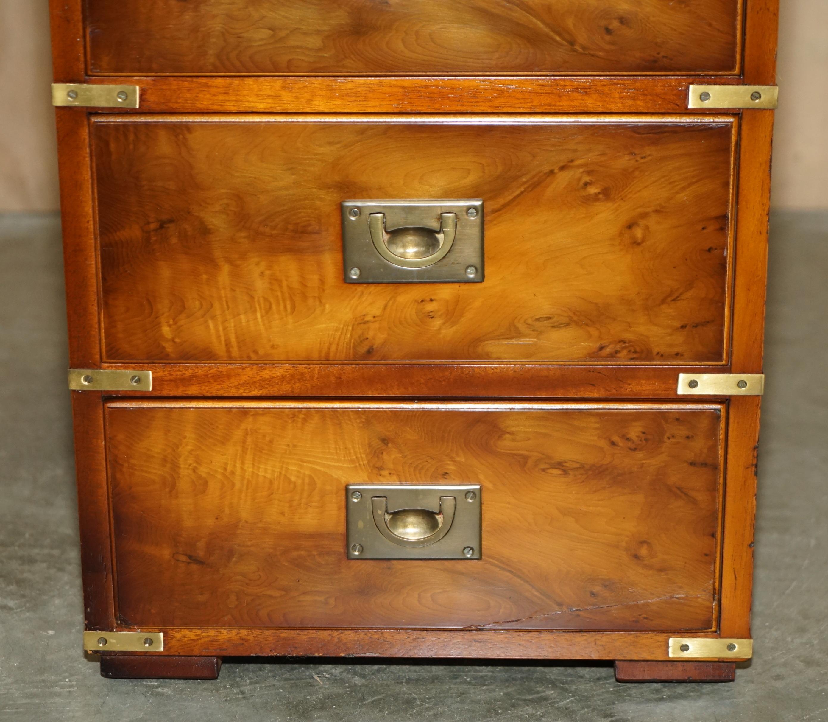 PAIR OF LARGE ViNTAGE MILITARY CAMPAIGN BURR YEW WOOD SIDE LAMP TABLE DRAWERS For Sale 9