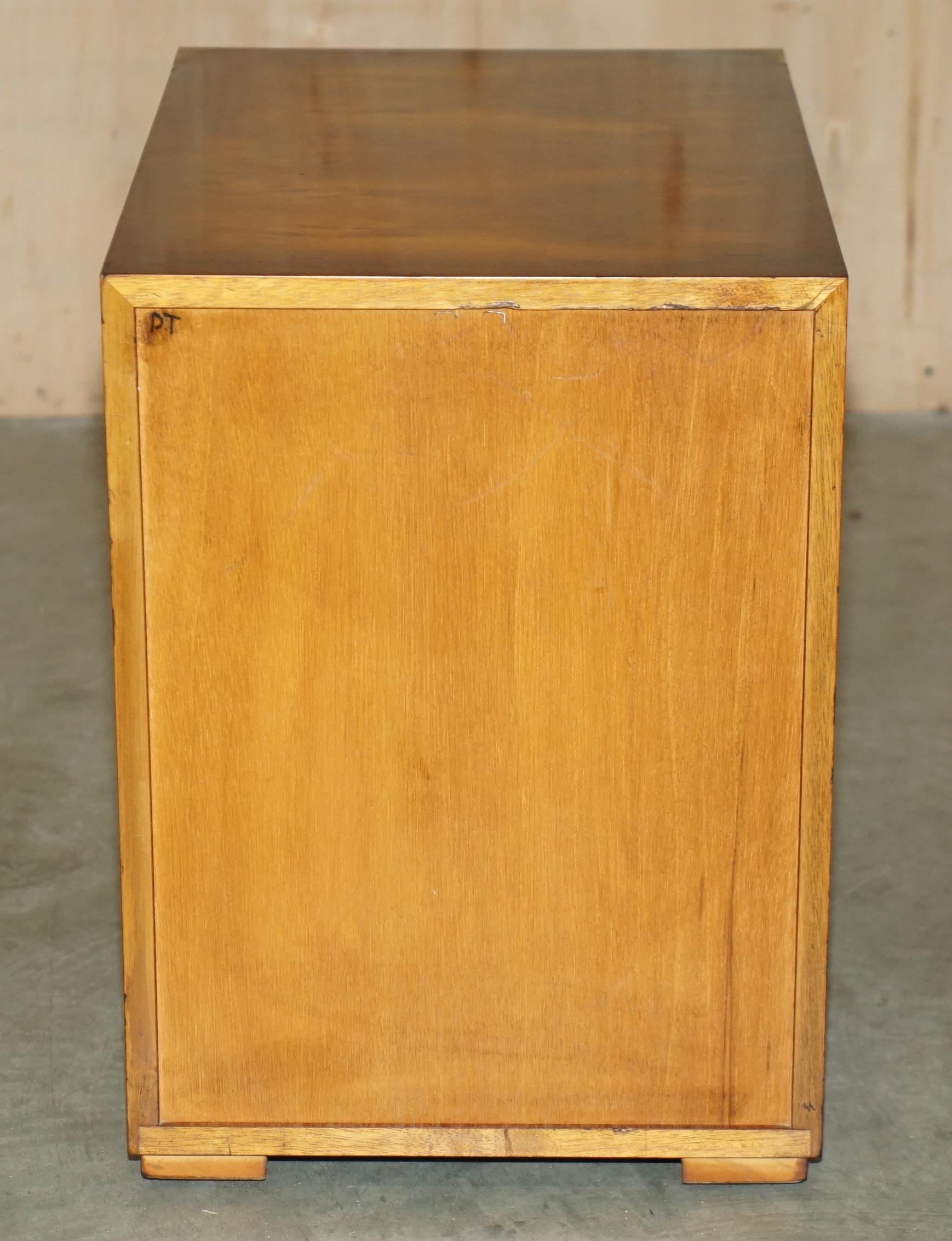 PAIR OF LARGE ViNTAGE MILITARY CAMPAIGN BURR YEW WOOD SIDE LAMP TABLE DRAWERS For Sale 10