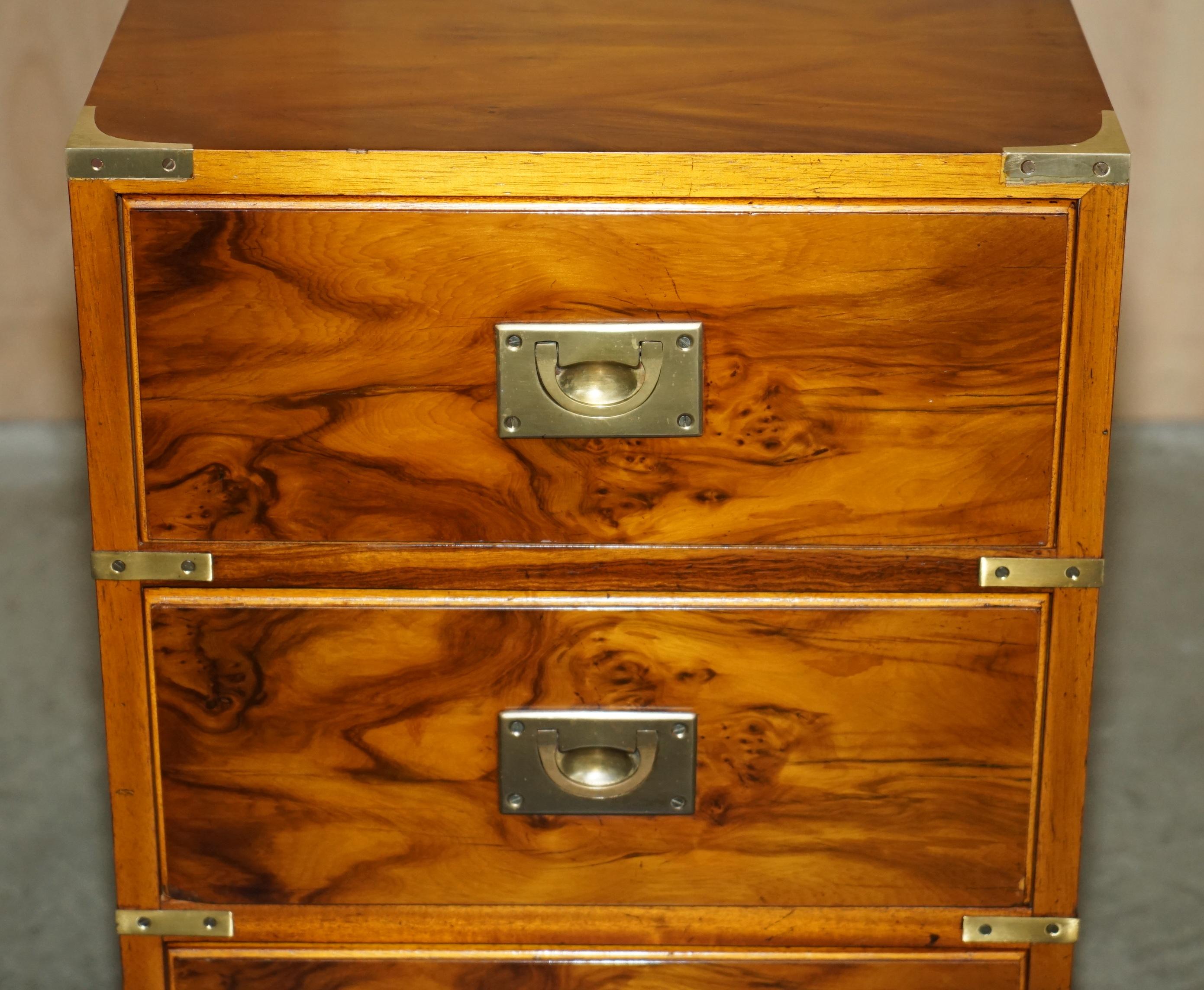 Hand-Crafted PAIR OF LARGE ViNTAGE MILITARY CAMPAIGN BURR YEW WOOD SIDE LAMP TABLE DRAWERS For Sale