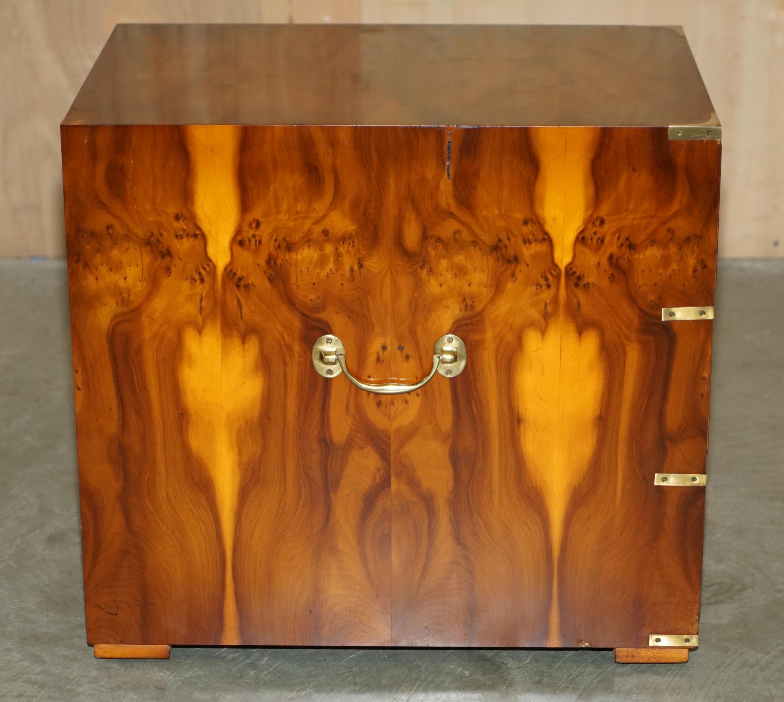 Brass PAIR OF LARGE ViNTAGE MILITARY CAMPAIGN BURR YEW WOOD SIDE LAMP TABLE DRAWERS For Sale