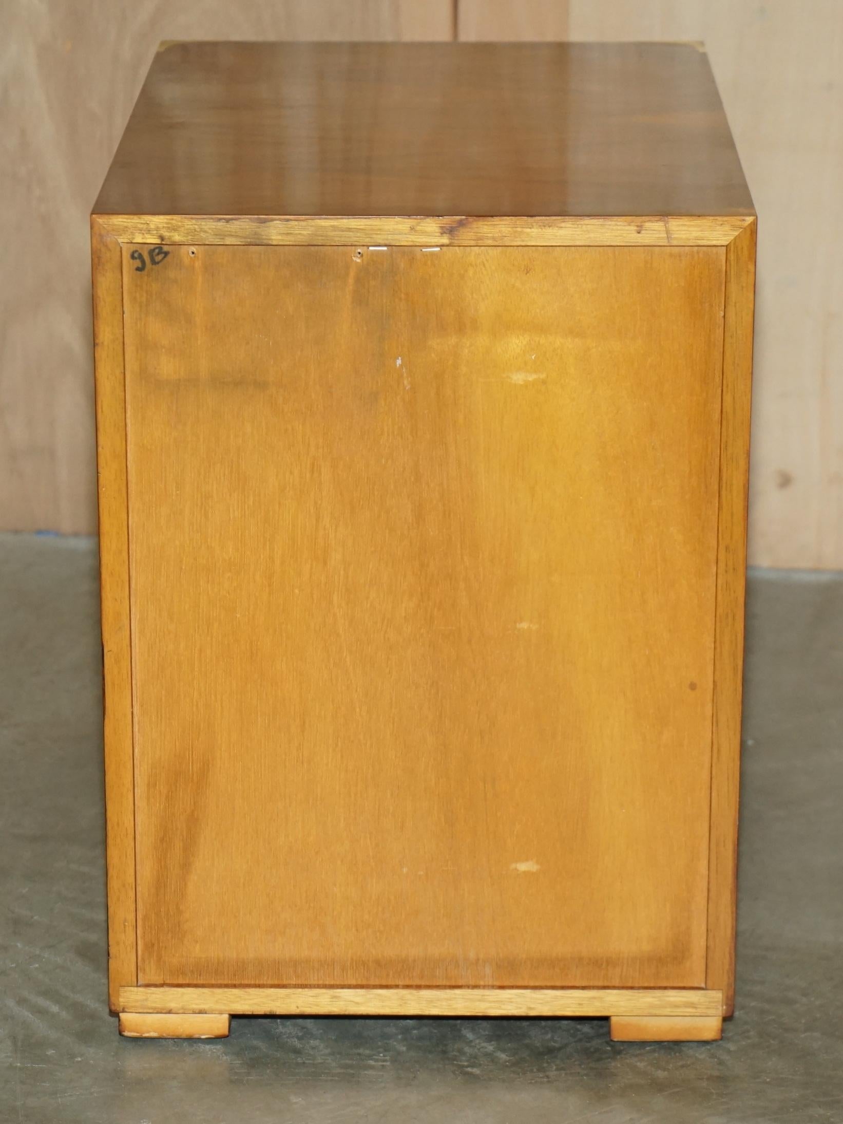 PAIR OF LARGE ViNTAGE MILITARY CAMPAIGN BURR YEW WOOD SIDE LAMP TABLE DRAWERS For Sale 1