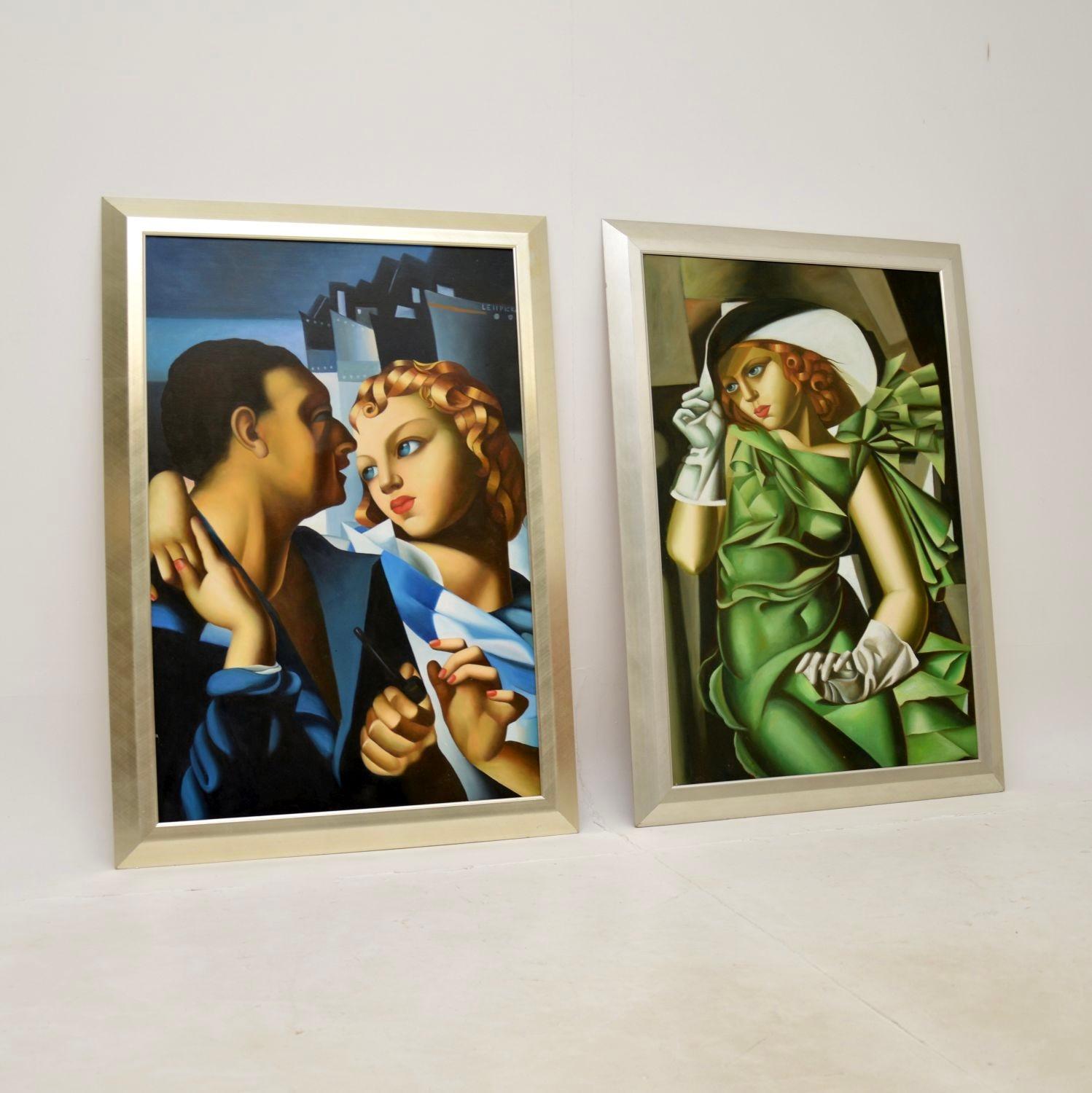 Fabuloso par de grandes óleos de época a la manera de Tamara De Lempicka. Datan aproximadamente de finales del siglo XX.

Están bellamente ejecutados y son muy impresionantes. Son muy grandes y están montadas en hermosos marcos de madera