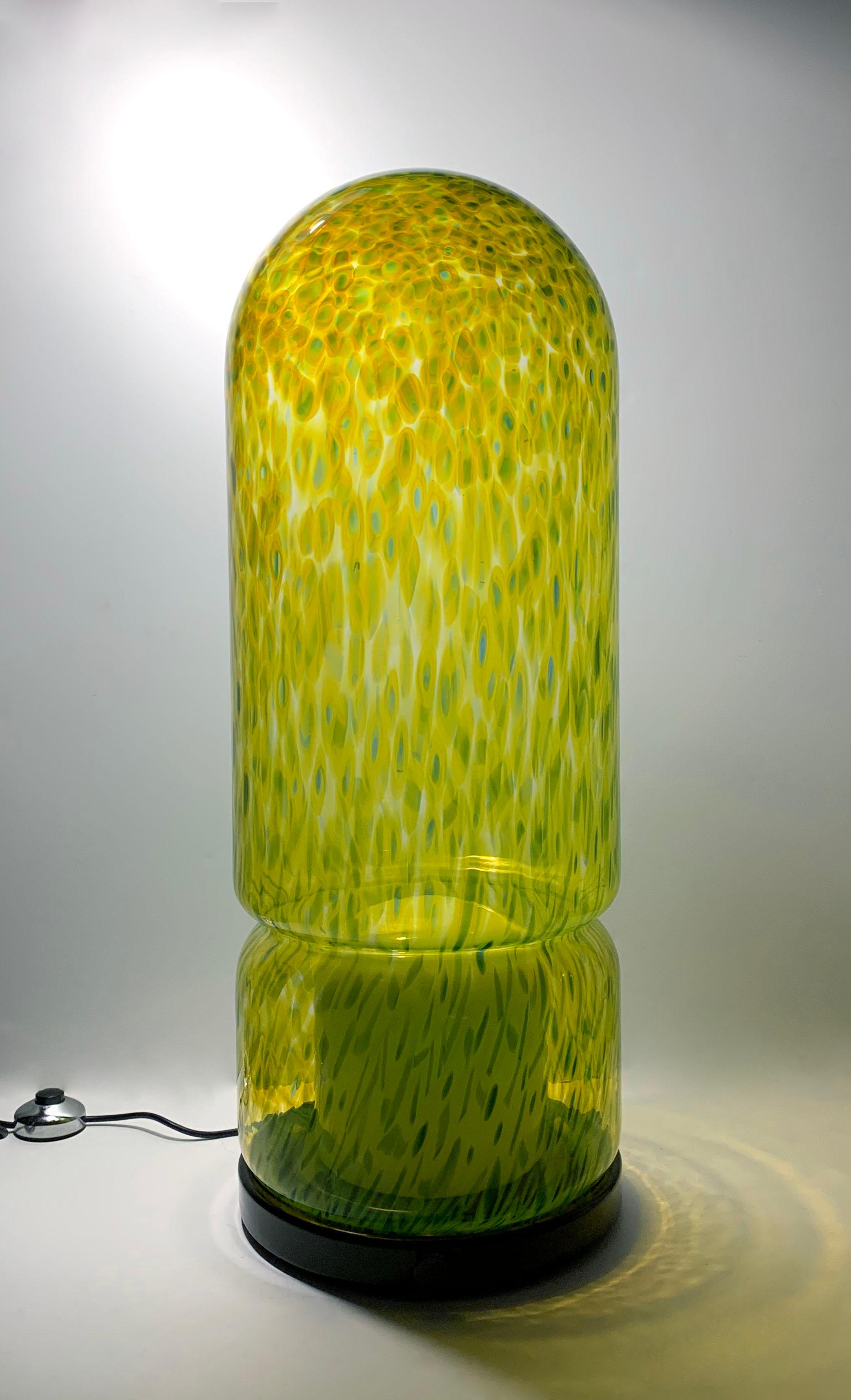 Pair of Large Vintage Vistosi Architectural Glass Lamps by Gae Aulenti In Good Condition For Sale In Chicago, IL