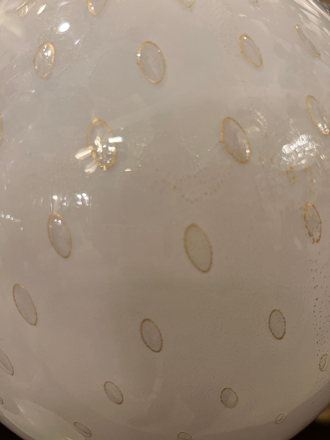 Pair of Large Vintage White Murano lamps In Good Condition For Sale In New York, NY