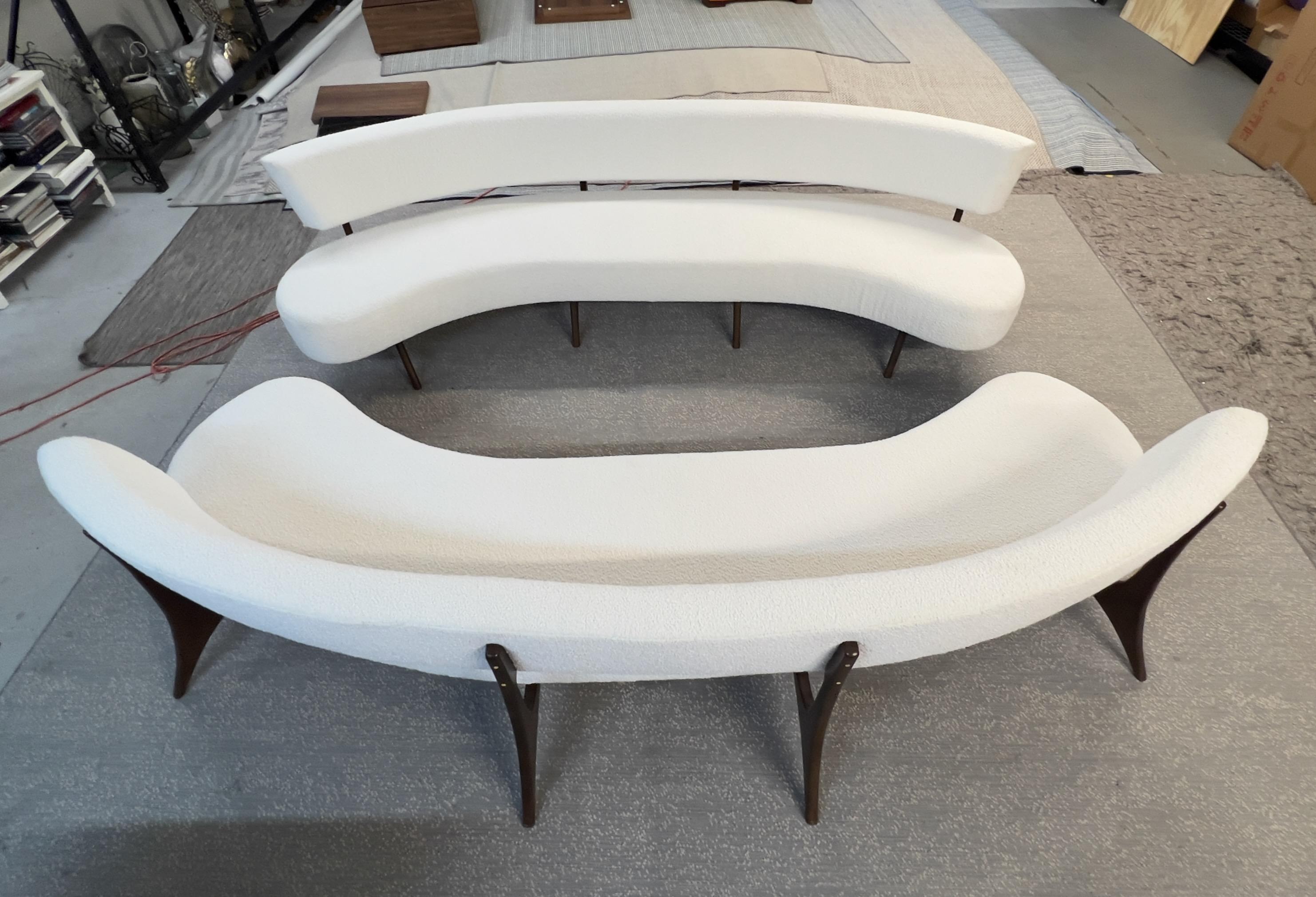 Pair of Large Vladimir Kagan Style Custom Floating Curved Sofas  In Excellent Condition For Sale In Bridport, CT