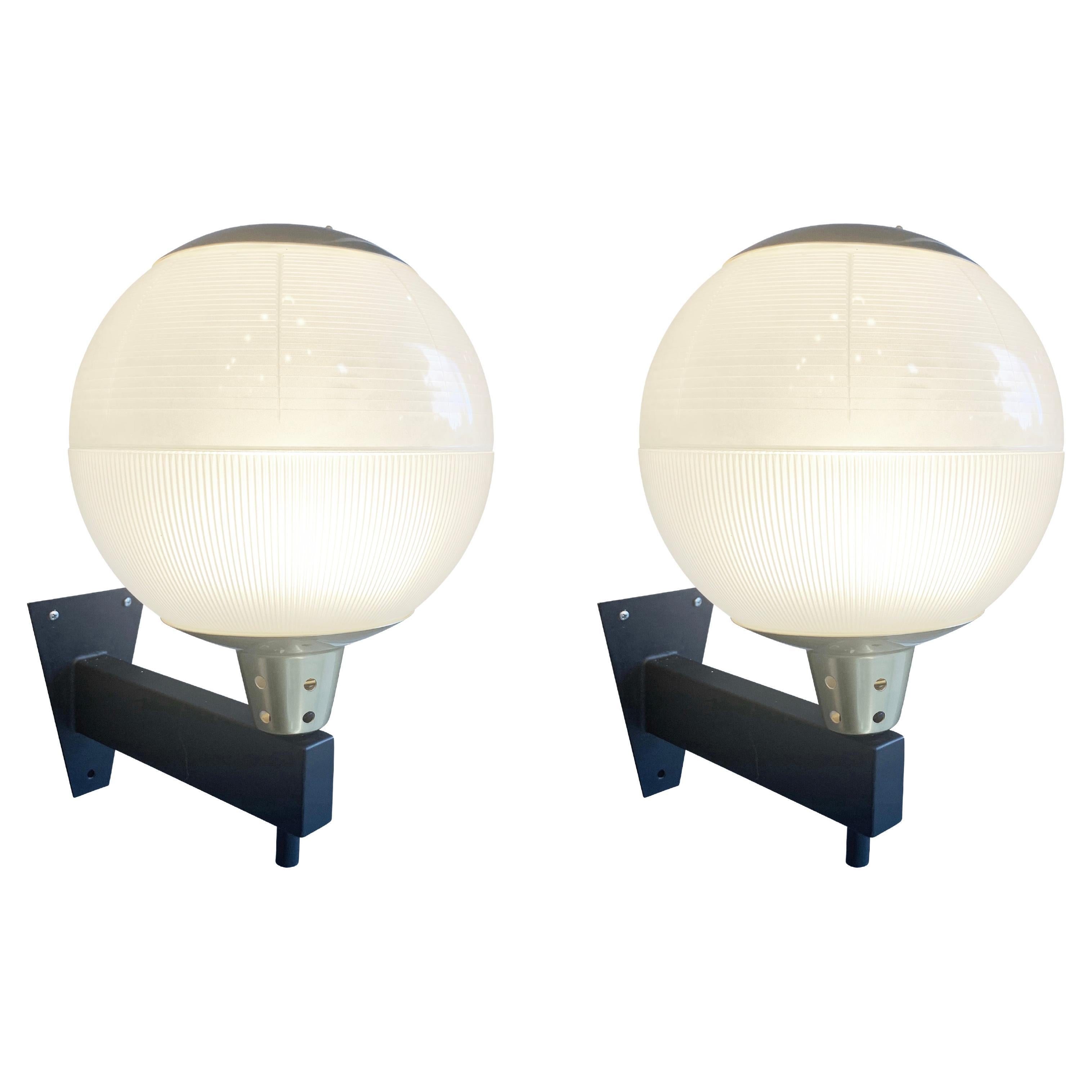 Pair of Large Wall Lights by Fidenza Vetraria For Sale