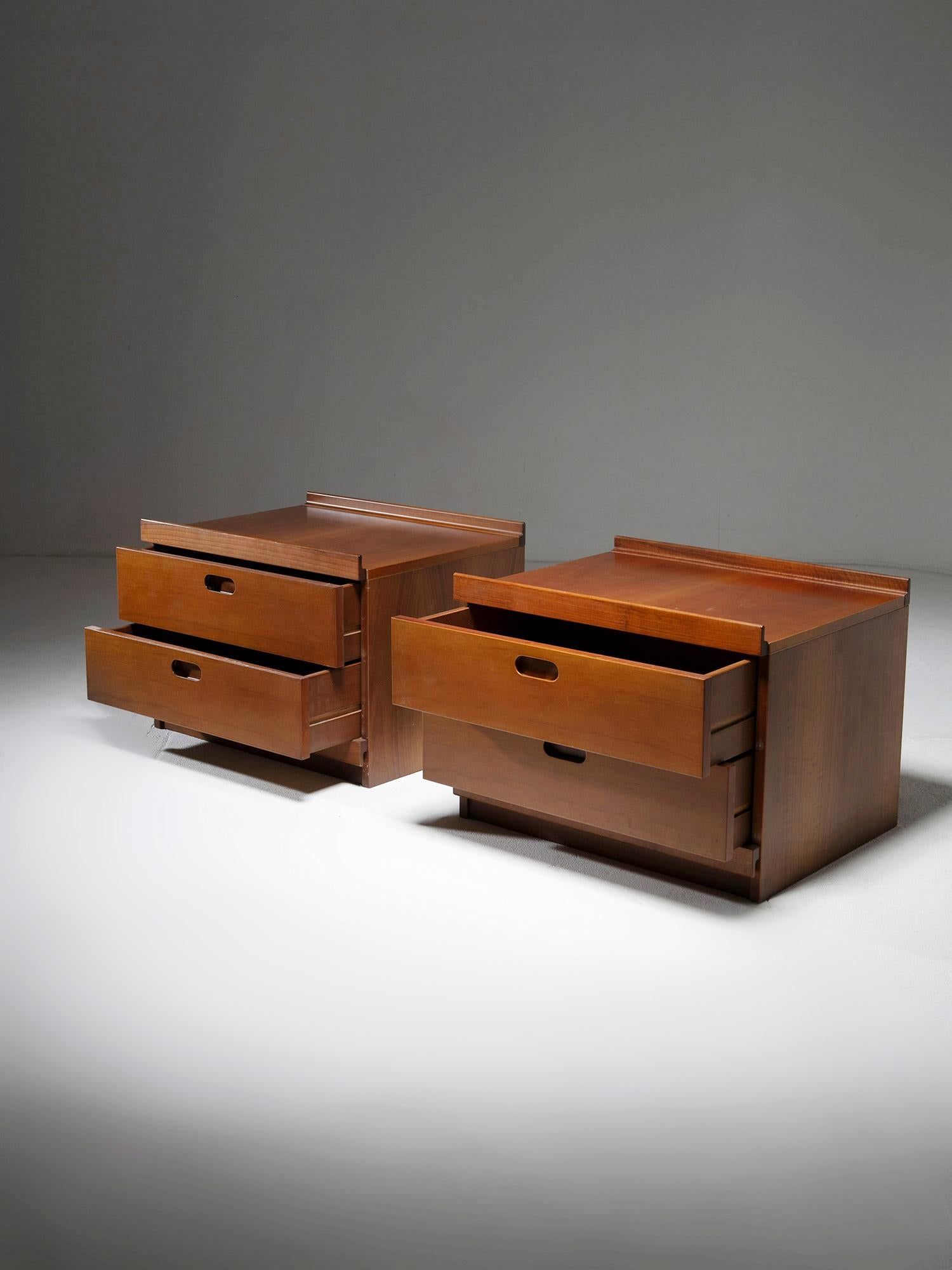 Italian Pair of Large Walnut Night Stands by Tito Agnoli for Molteni. Italy, 1970s