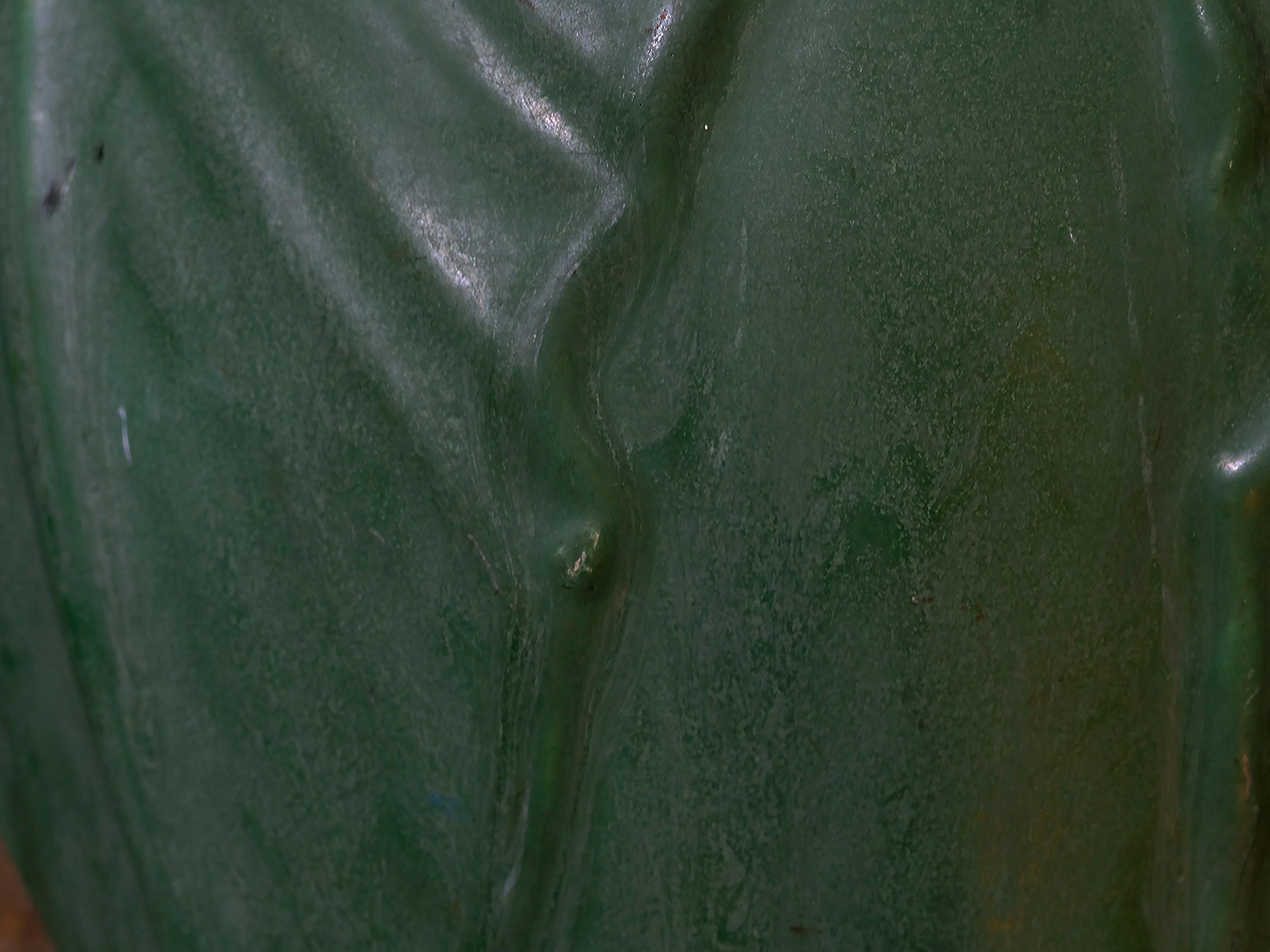 Paar große Weller Pottery Matte Green Leaf Jardinières CIRCA 1910 im Angebot 8