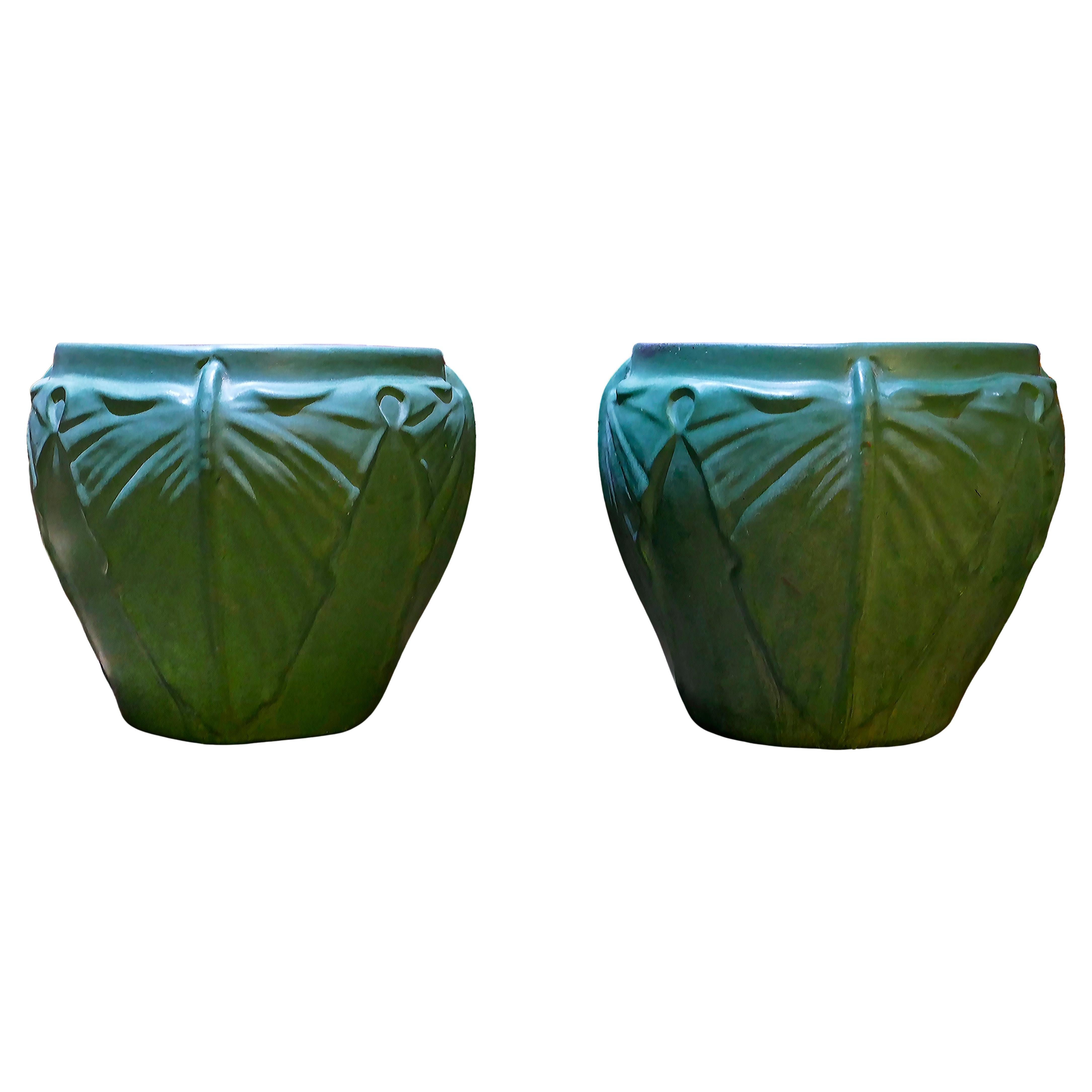 Coppia di grandi giardiniere a foglie verdi opache di Weller Pottery, circa 1910
