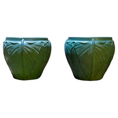 Paire de grandes jardinières à feuilles en vert mat de Weller Pottery Circa 1910