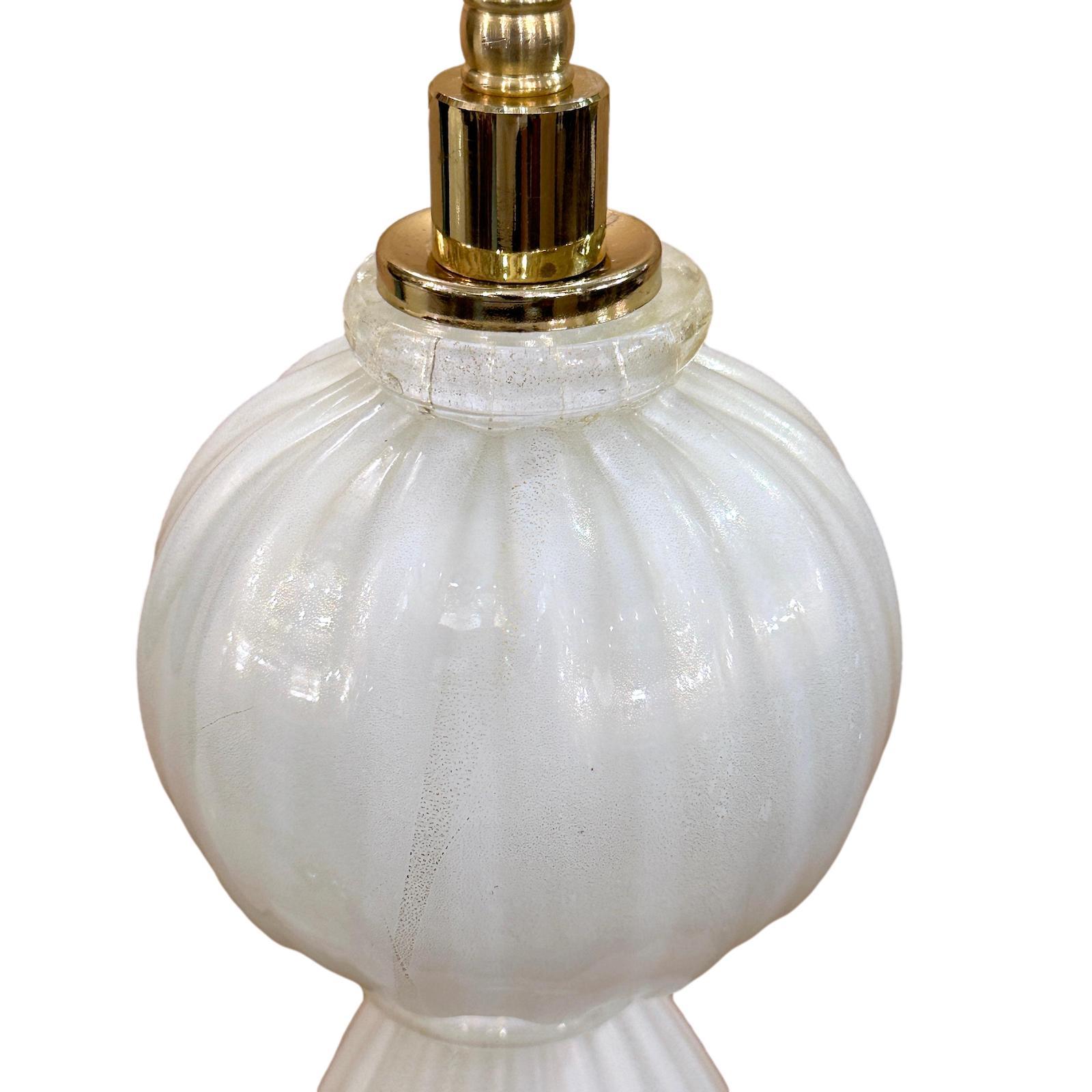 Mid-20th Century Pair of Large White and Gold Murano Lamps For Sale