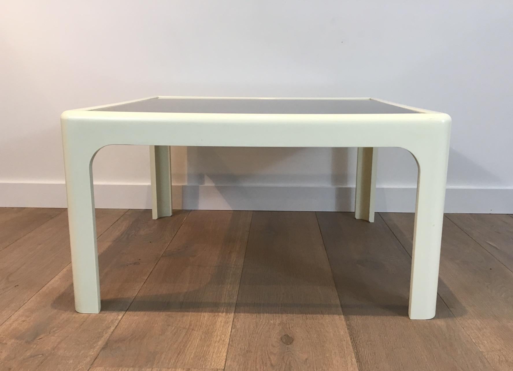 Pair of Large White Fiberglass Side Tables, German, circa 1970 For Sale 8