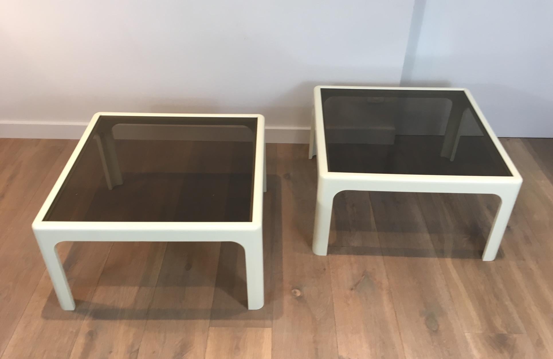 Mid-Century Modern Pair of Large White Fiberglass Side Tables, German, circa 1970 For Sale