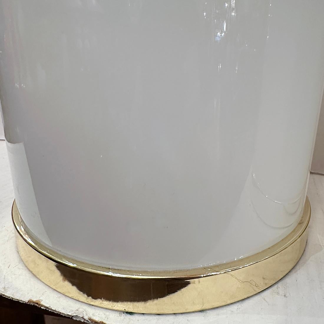 Pareja de grandes lámparas de cristal blanco Italiano en venta