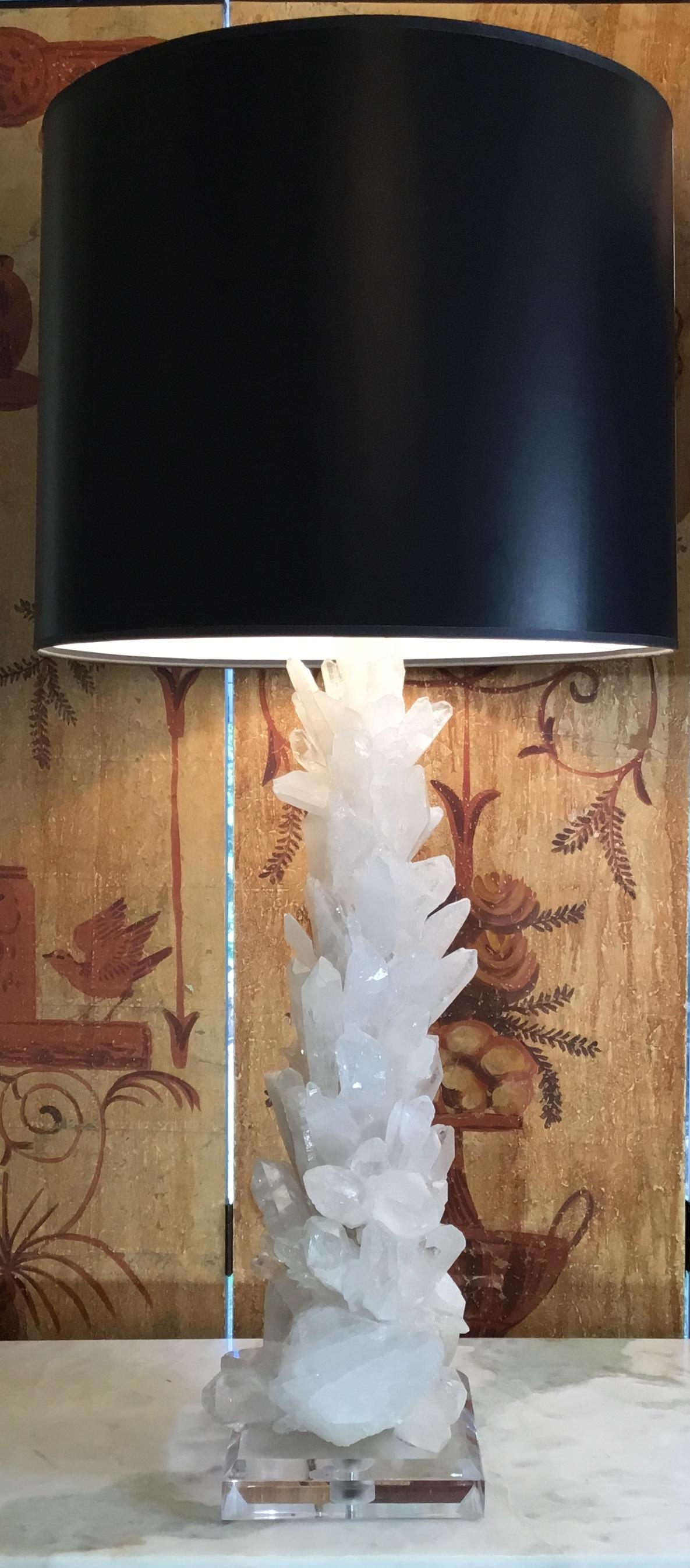 Große weiße Quarzkristall-Tischlampen, Paar (21. Jahrhundert und zeitgenössisch) im Angebot