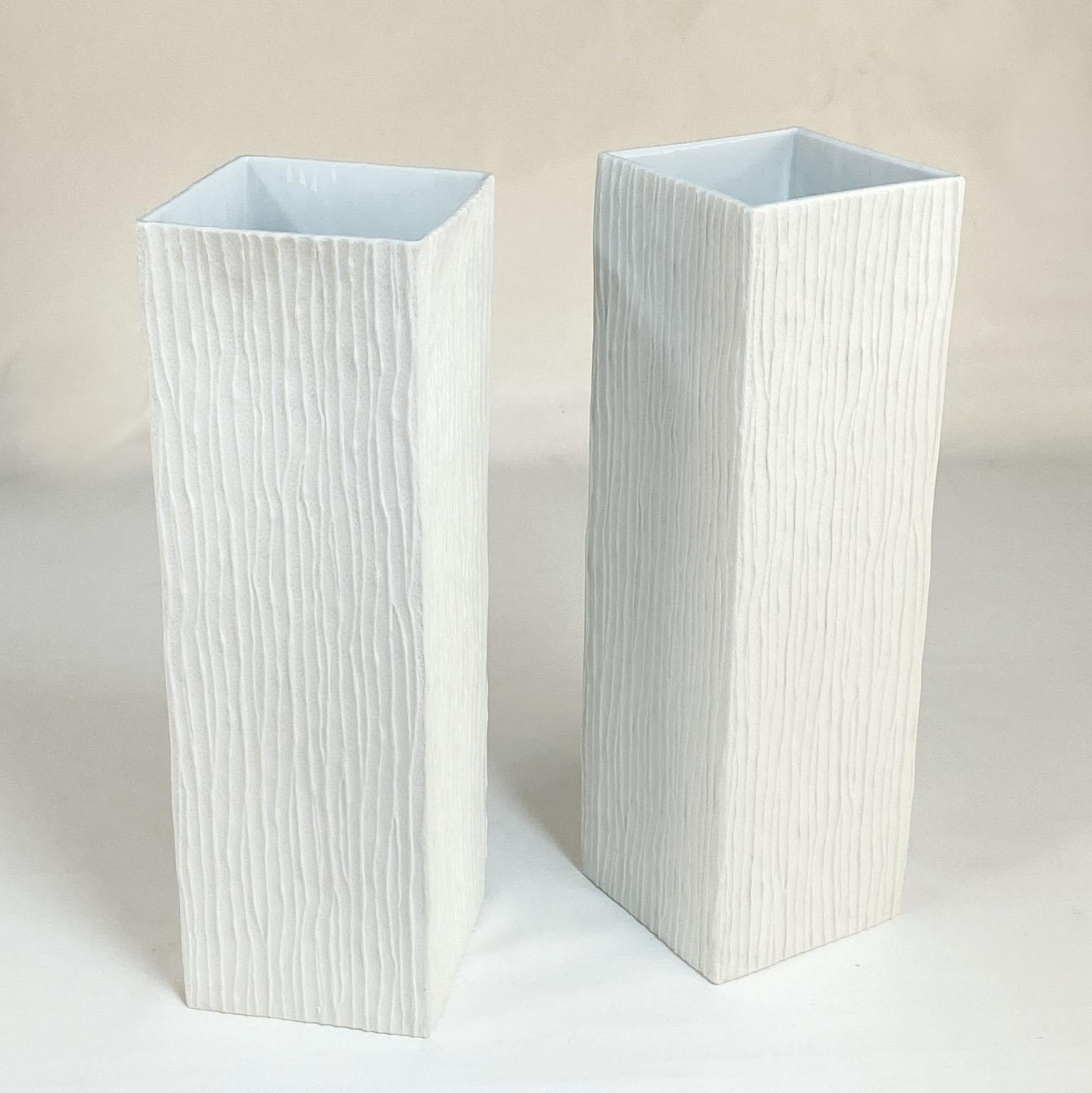 Pair of Large White Square Relief Vases by Hutschenreuther In Excellent Condition For Sale In London, GB