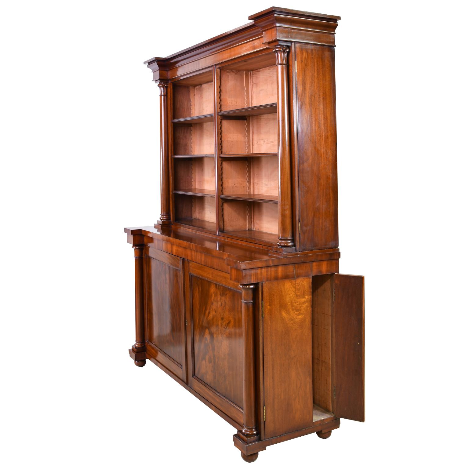 Pair of Large William IV Bookcases in West Indies Mahogany, England, circa 1830 1