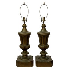 Pareja de grandes lámparas de madera