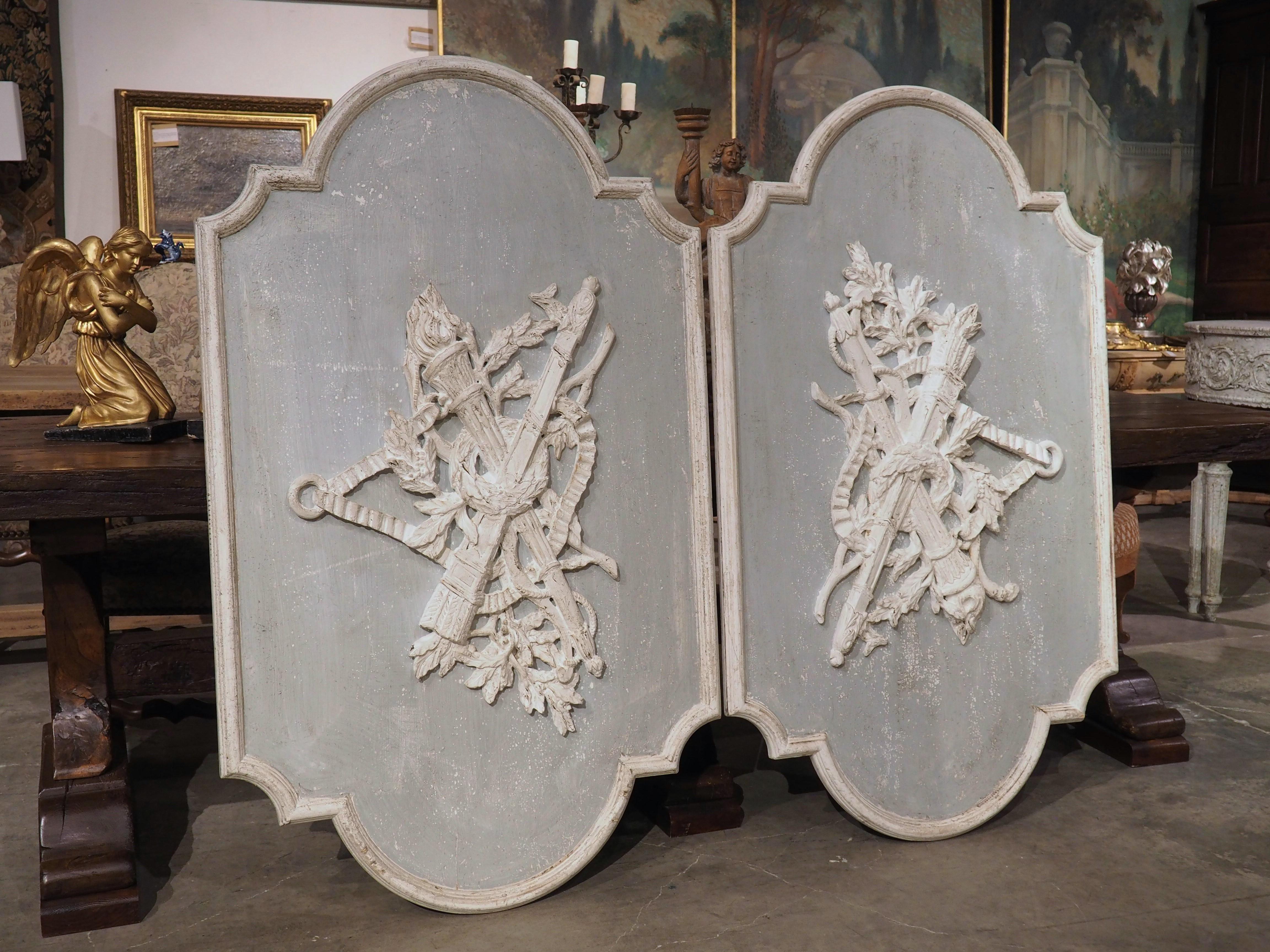 Italian Pair of Large Wooden Blue and White Louis XVI Style Trophy Panels For Sale
