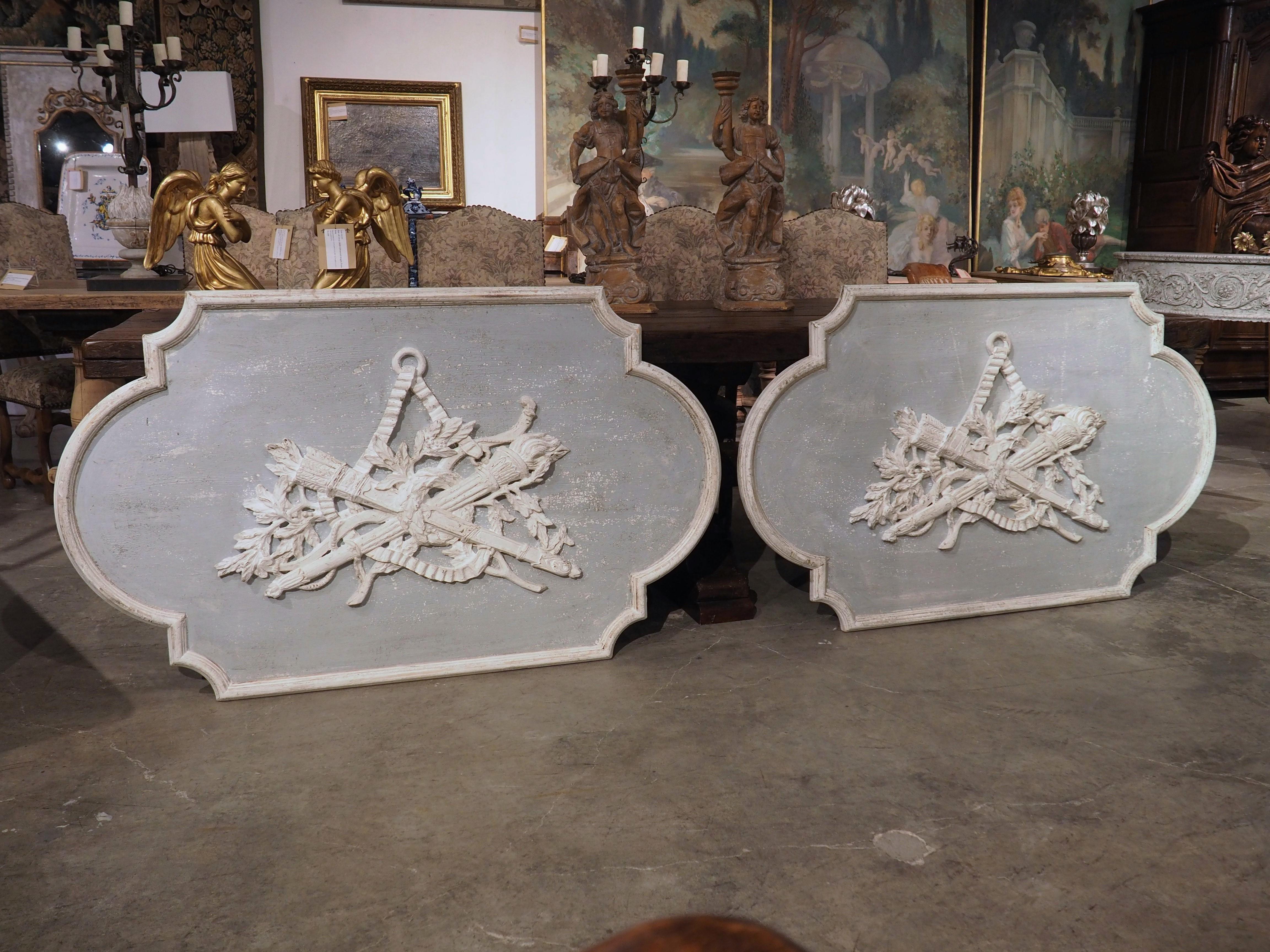 Hand-Carved Pair of Large Wooden Blue and White Louis XVI Style Trophy Panels For Sale