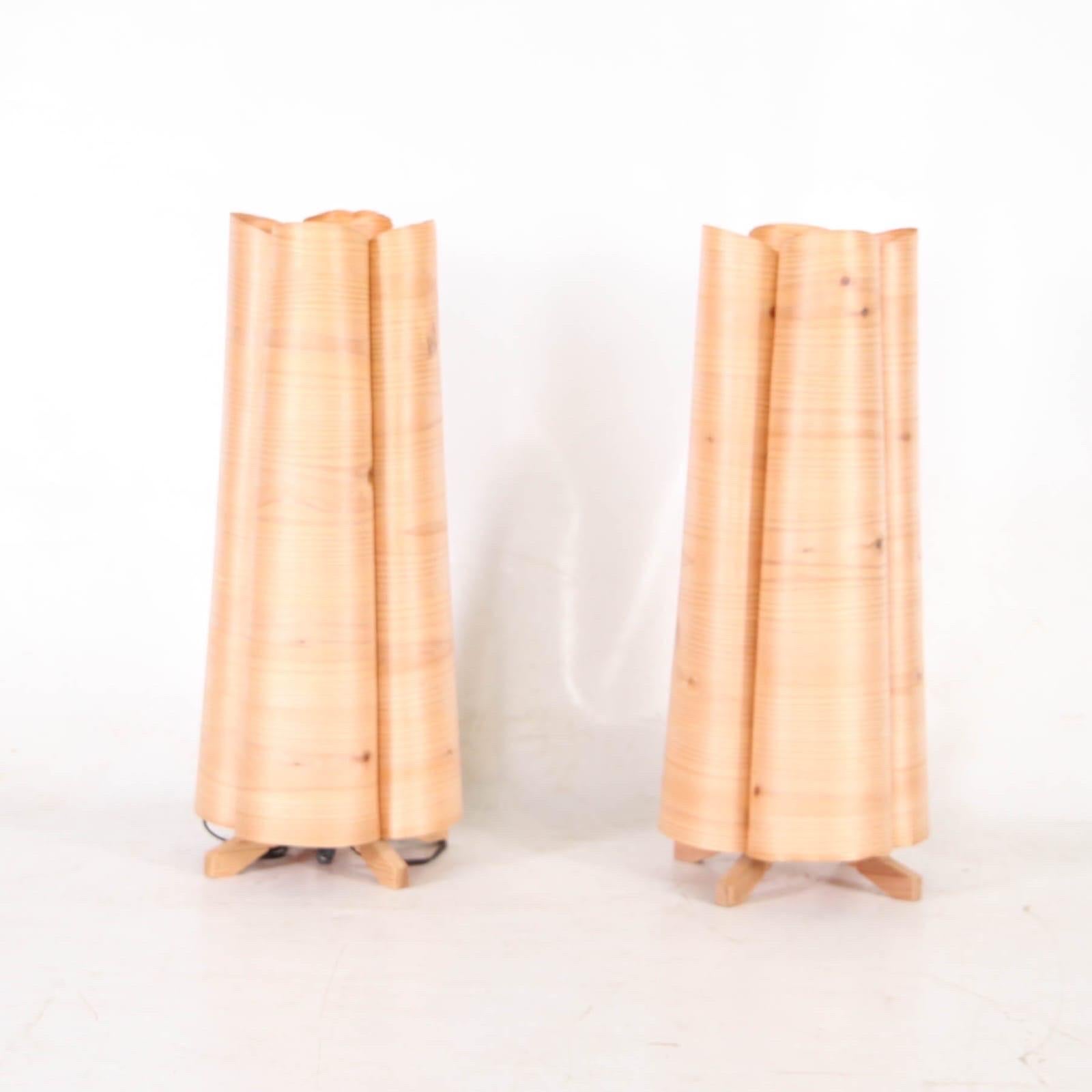 Paire de grandes lampes en bois Bon état - En vente à Isle Sur Sorgue, FR