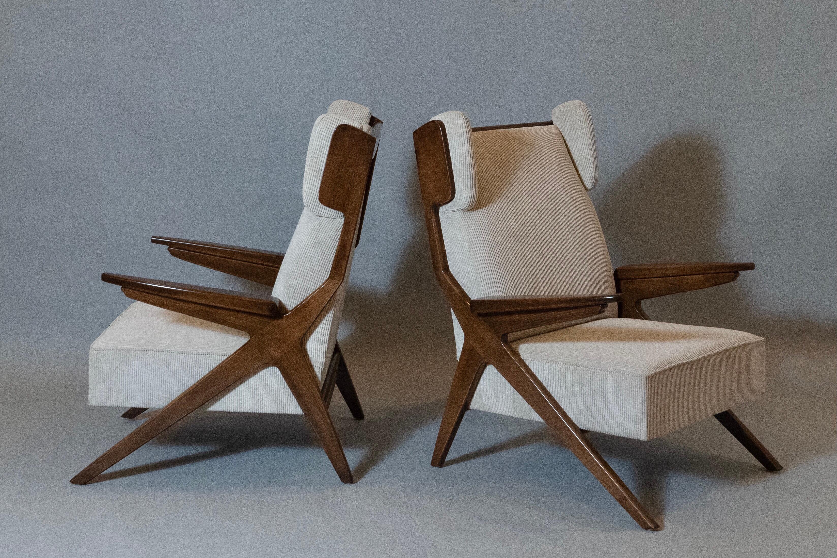 Pair of Large X-Leg Wingback Armchairs in Walnut, Italy 1950's 5
