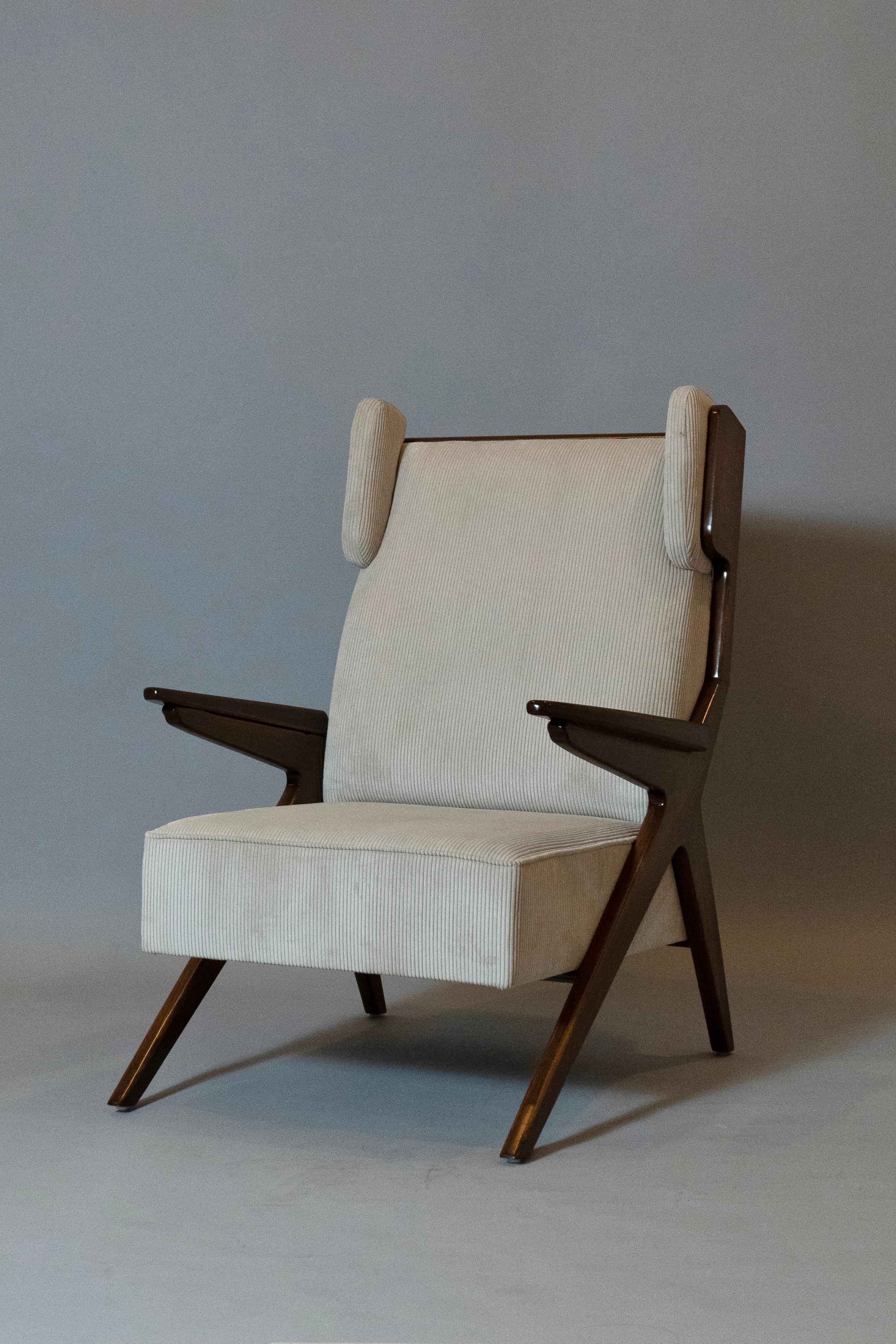 Pair of Large X-Leg Wingback Armchairs in Walnut, Italy 1950's 8
