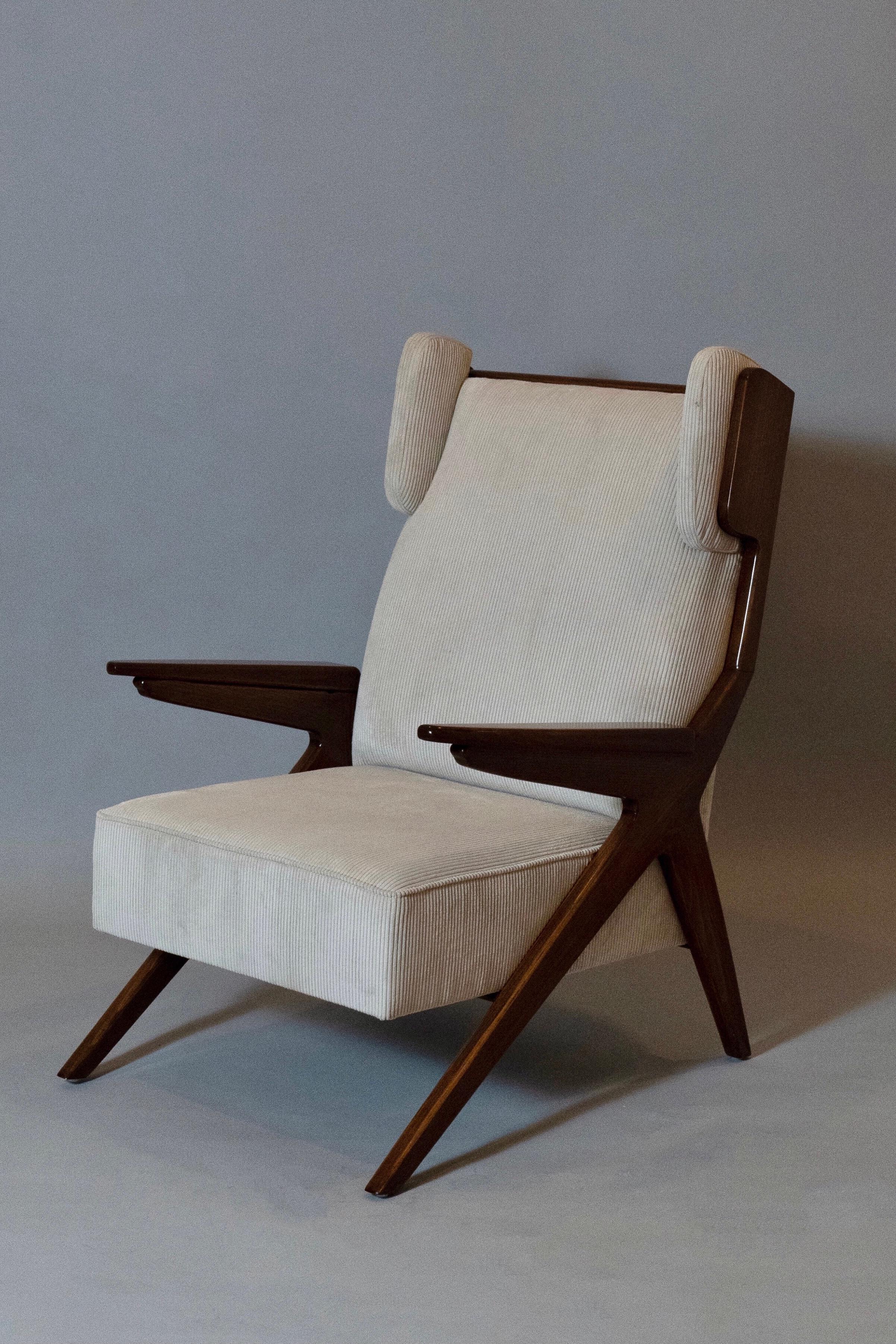 Pair of Large X-Leg Wingback Armchairs in Walnut, Italy 1950's 9