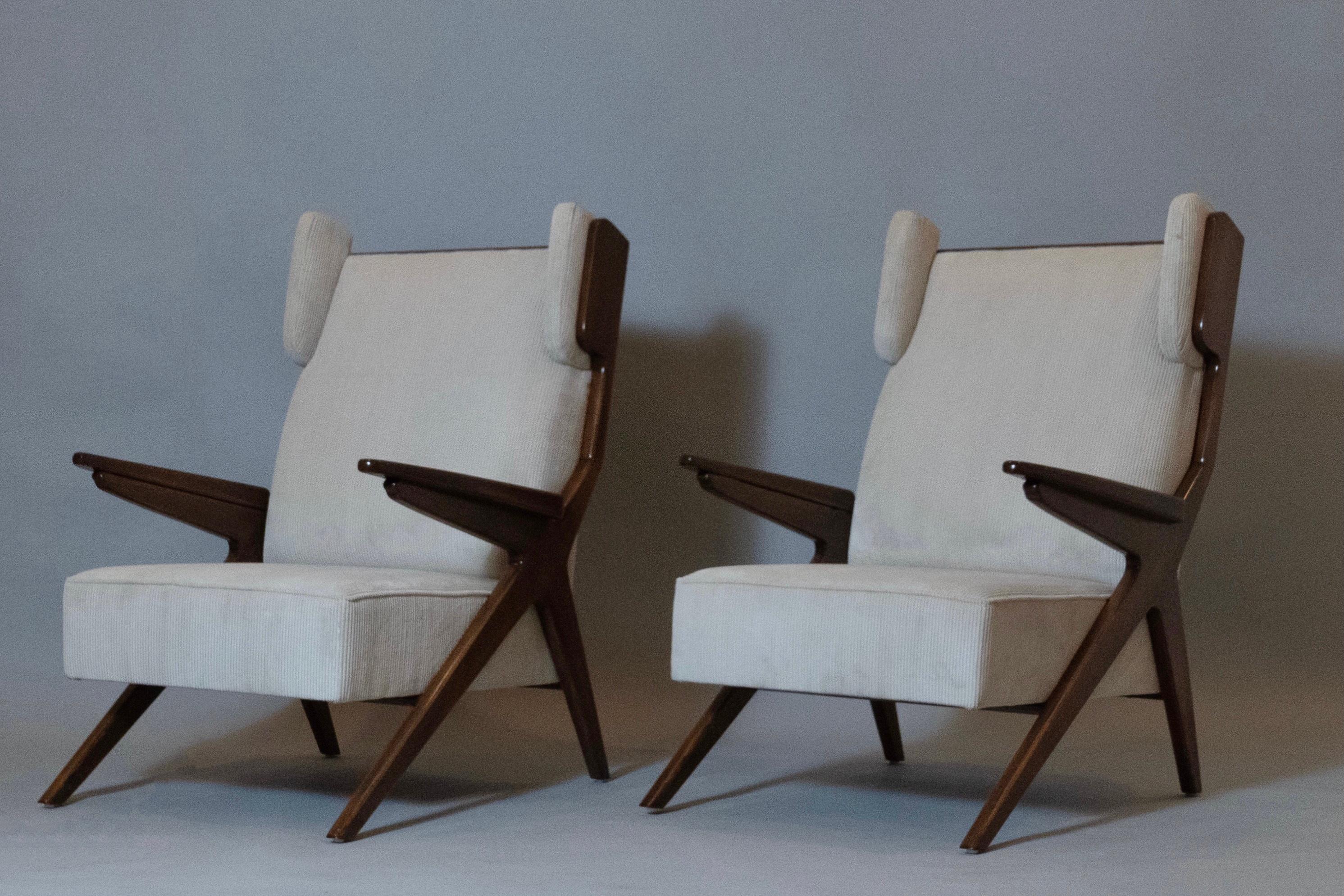 Pair of Large X-Leg Wingback Armchairs in Walnut, Italy 1950's 1