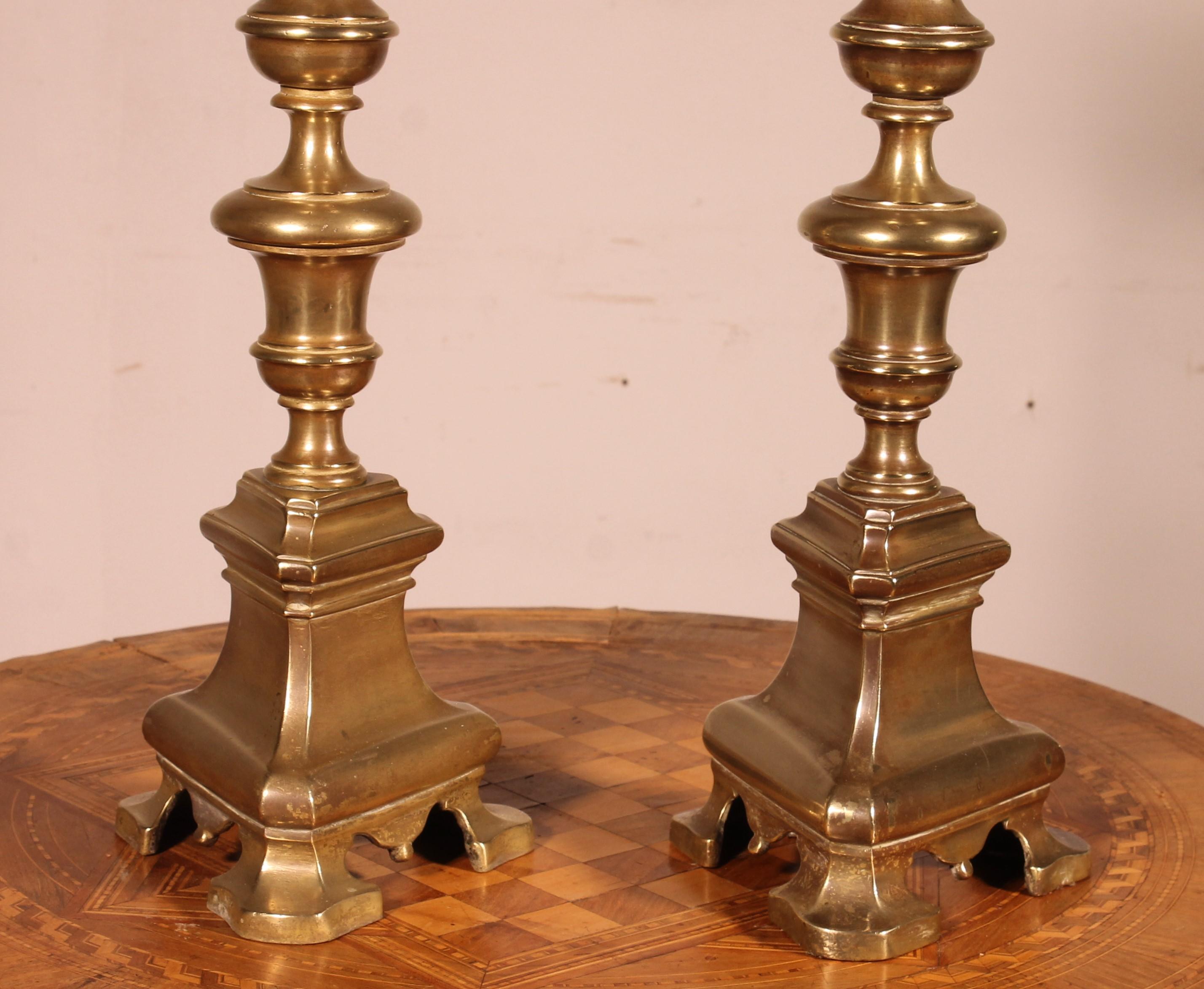 Fino al XVIII secolo Coppia di candelieri in bronzo italiani della fine del XVII secolo in vendita