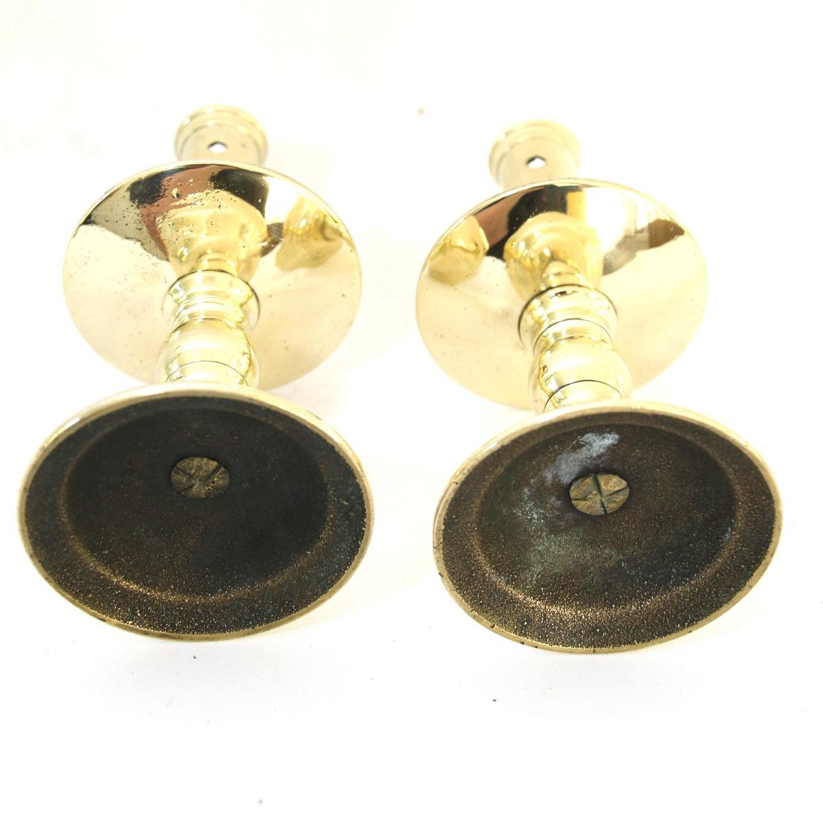 Pair of Late 17th-Early 18th Century European Brass Candlesticks For Sale 4