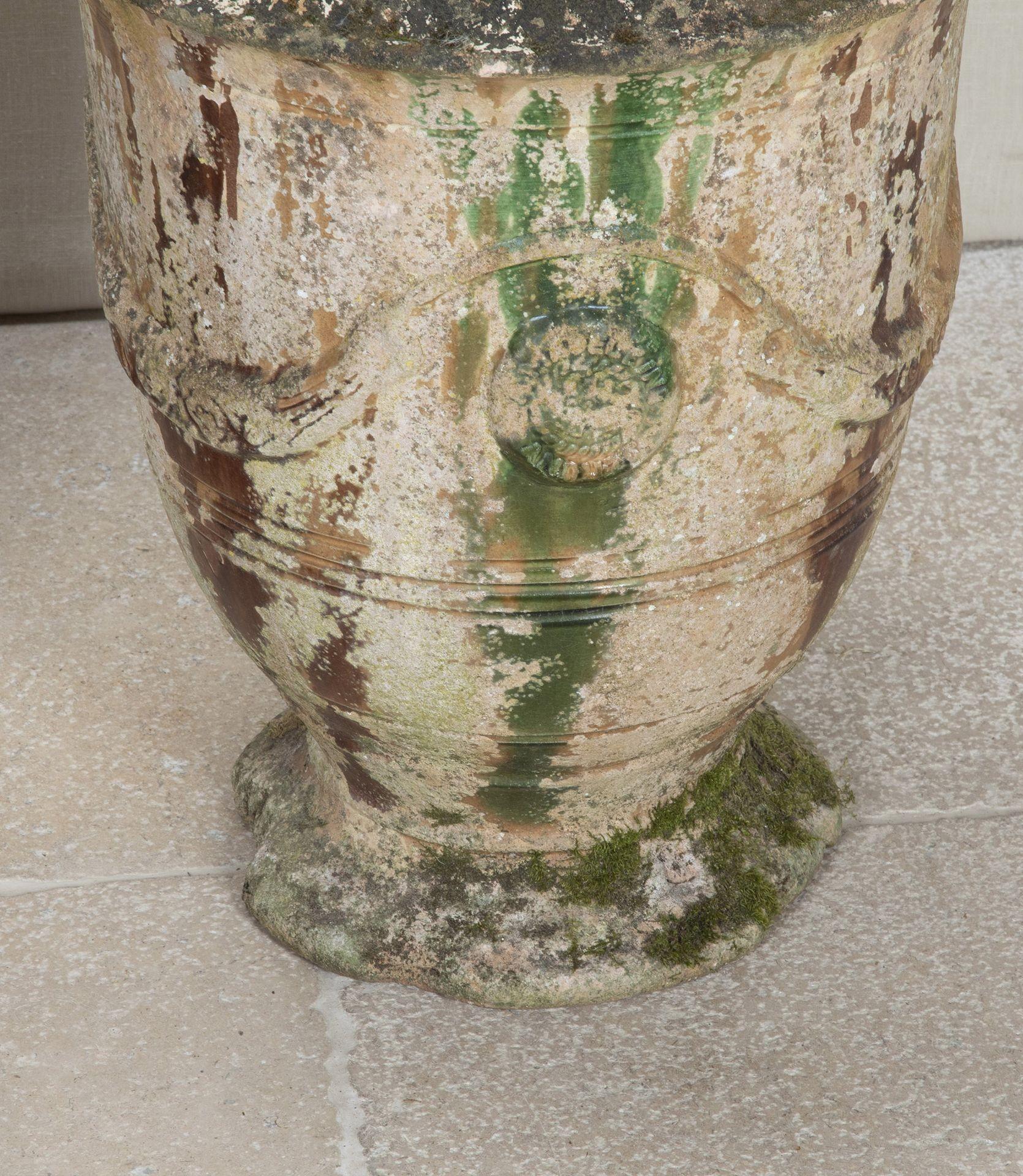 Français Paire de jardinières en terre cuite émaillée à l'anduze de la fin du XVIIIe siècle en vente