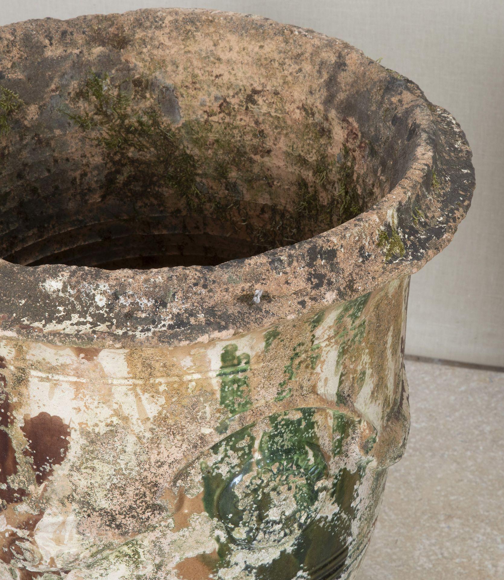 Vernissé Paire de jardinières en terre cuite émaillée à l'anduze de la fin du XVIIIe siècle en vente