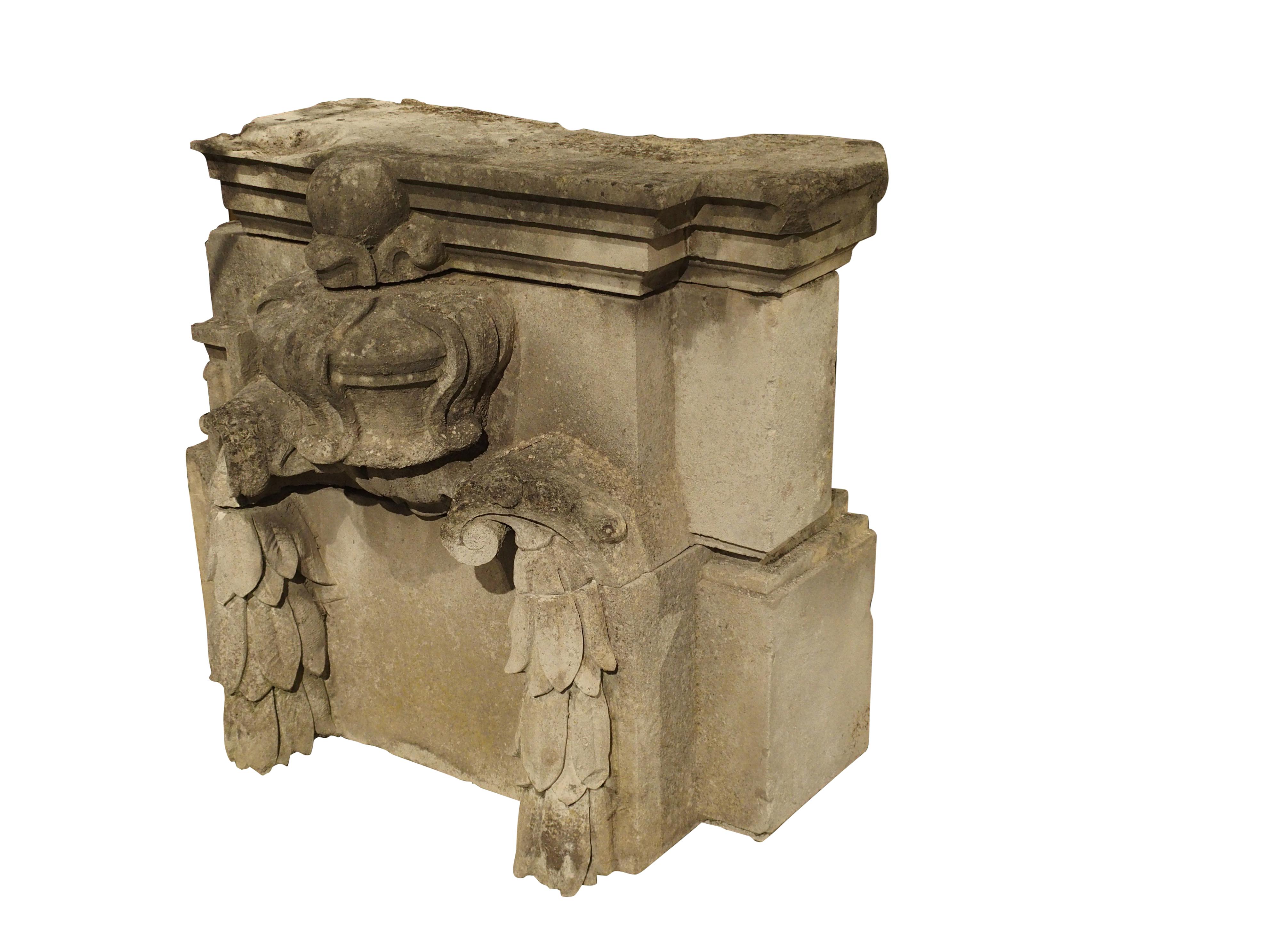 Pair of Late 18th Century Carved Limestone Architecturals from France In Good Condition In Dallas, TX