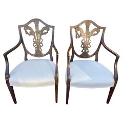Paire de fauteuils en Hepplewhite peints anglais de la fin du XVIIIe siècle