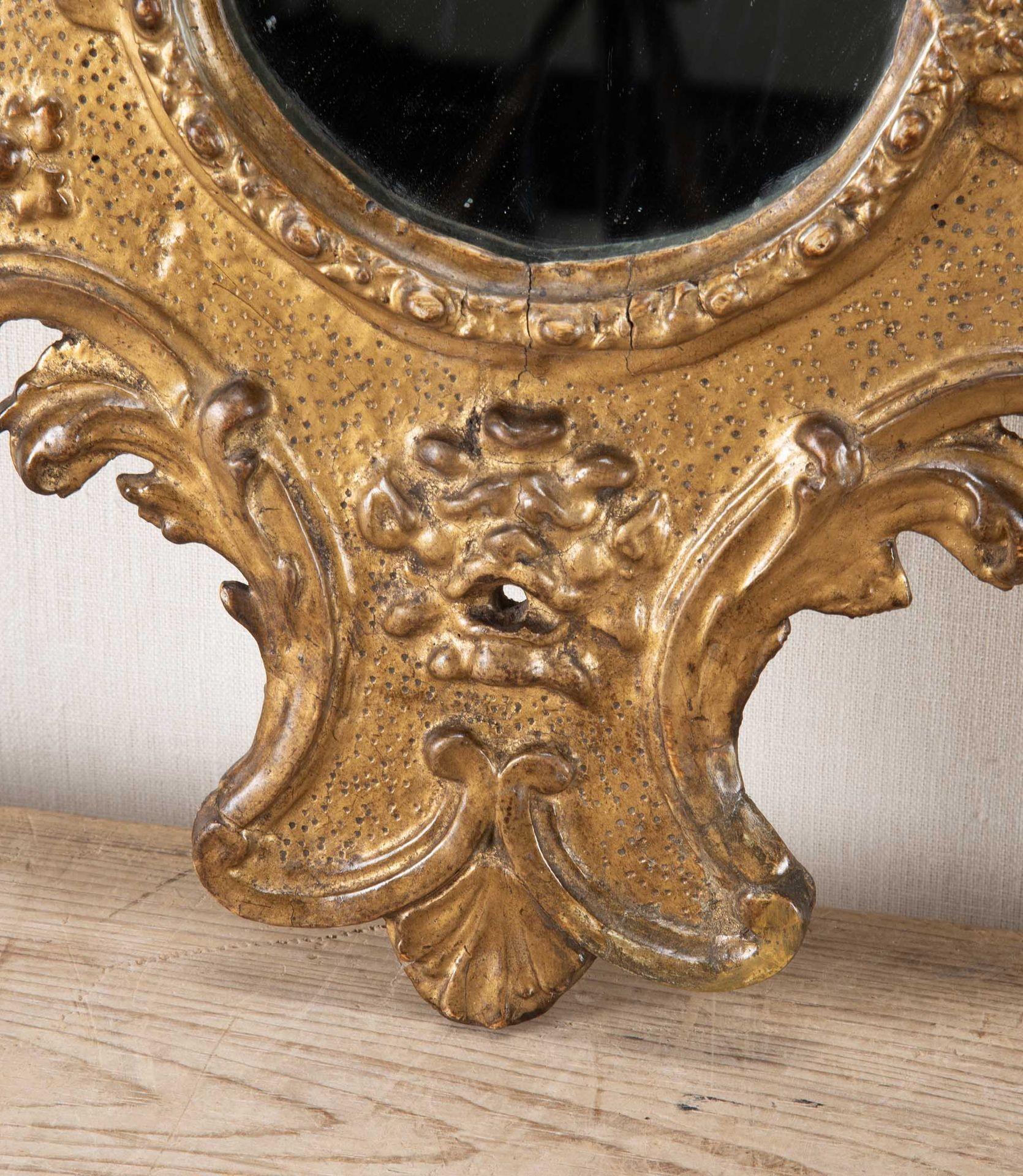 Paire de miroirs en bois doré Louis XVI de la fin du XVIIIe siècle en vente 5